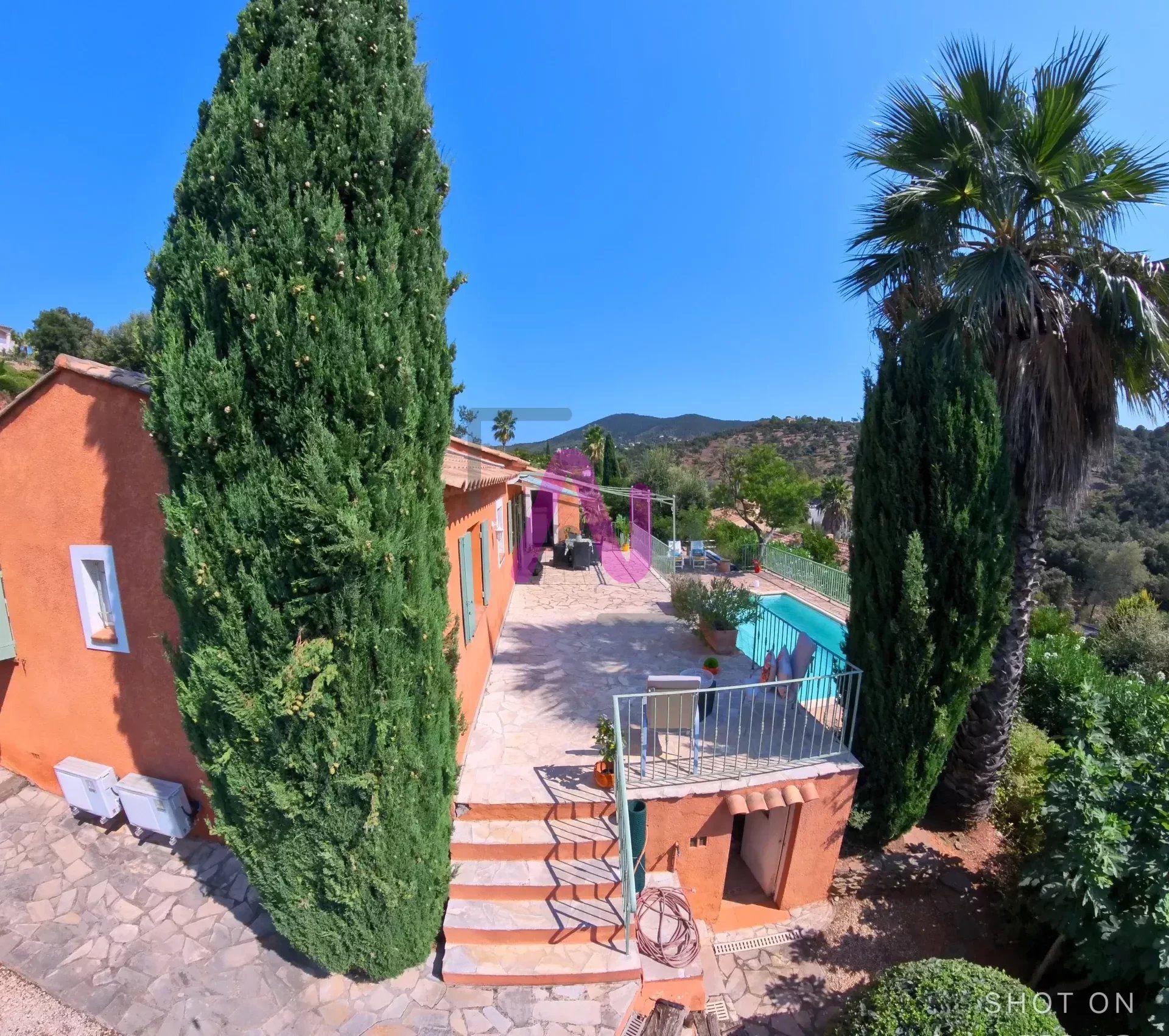 House in La Londe-les-Maures, Provence-Alpes-Cote d'Azur 12764277