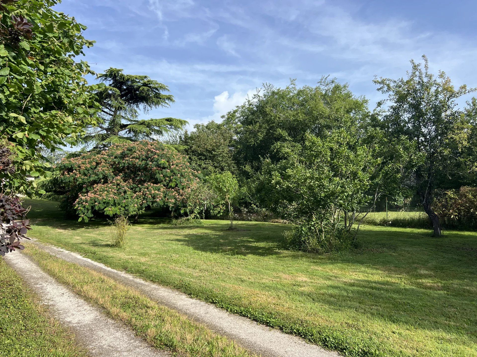 Maa sisään Saint-Georges-sur-Baulche, Bourgogne-Franche-Comte 12764294