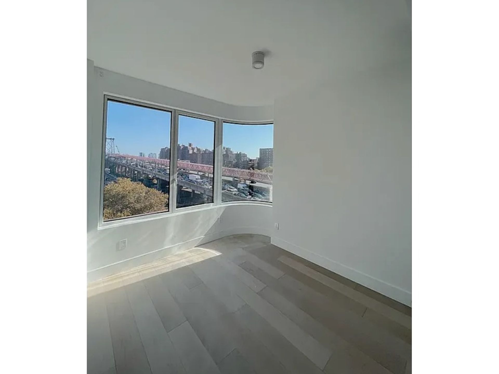 Condominium in New York, New York 12765116