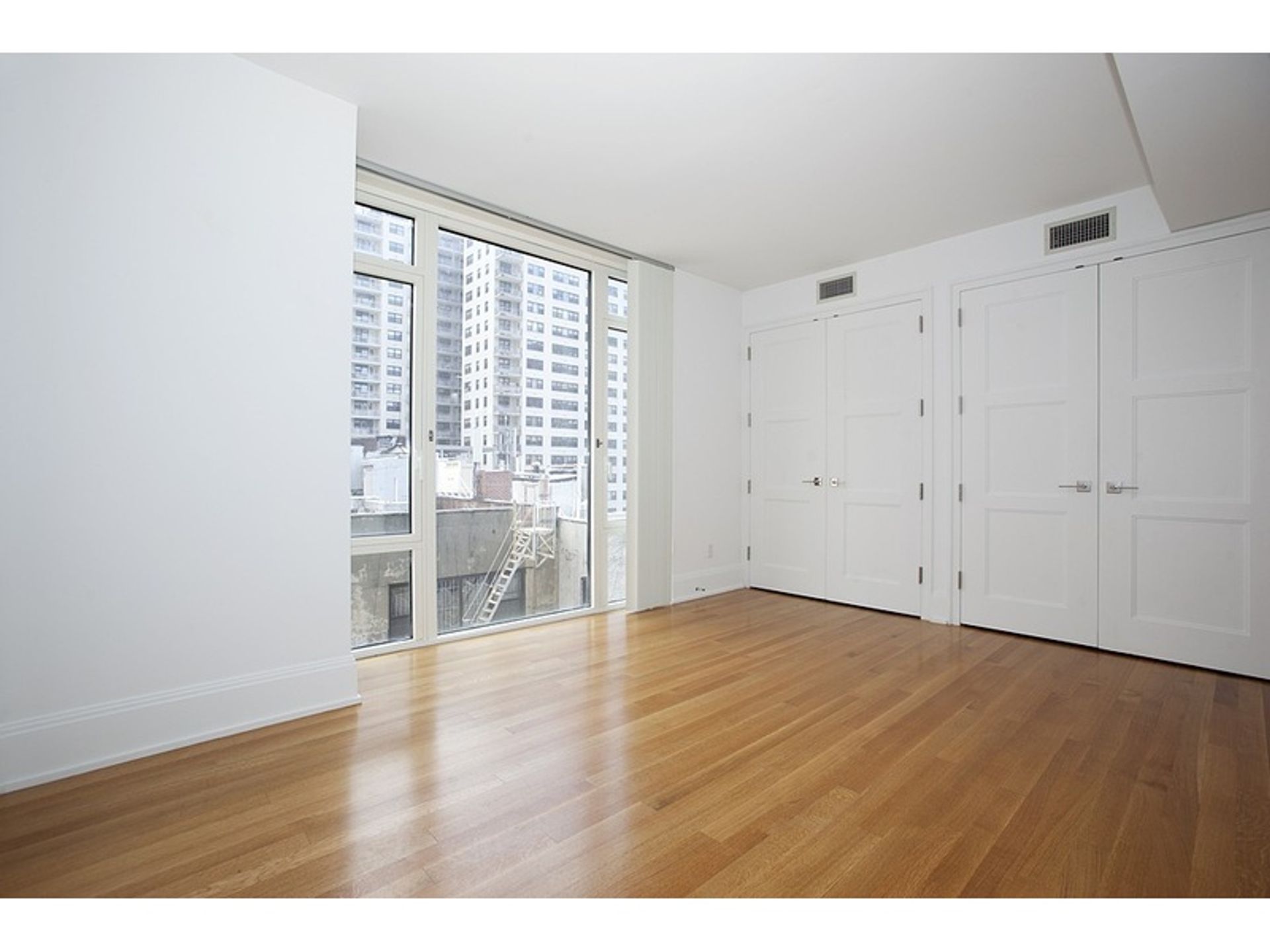 Condominium in New York, New York 12765138