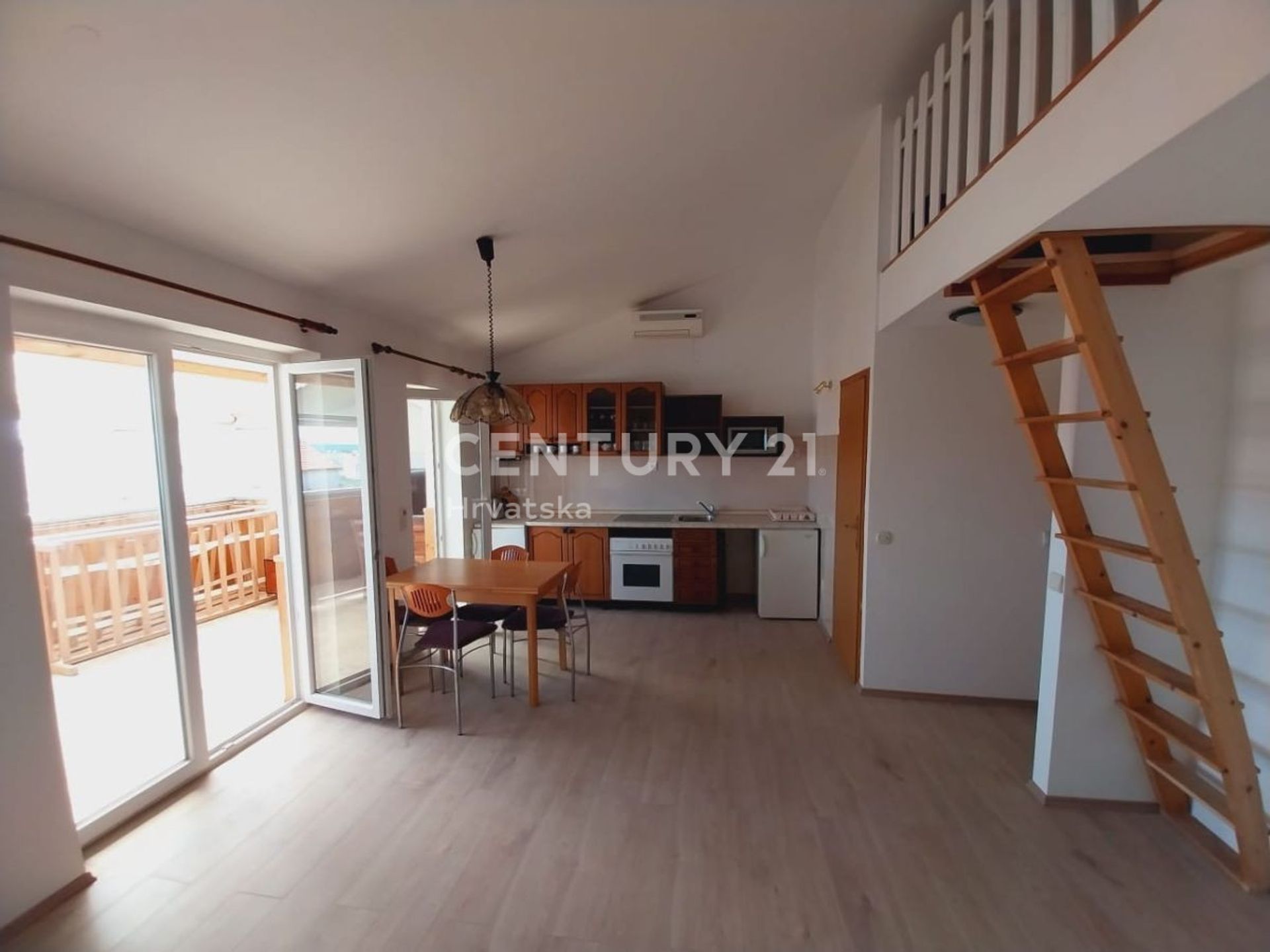 Condominio en Vodice, Šibenik-Knin County 12765629