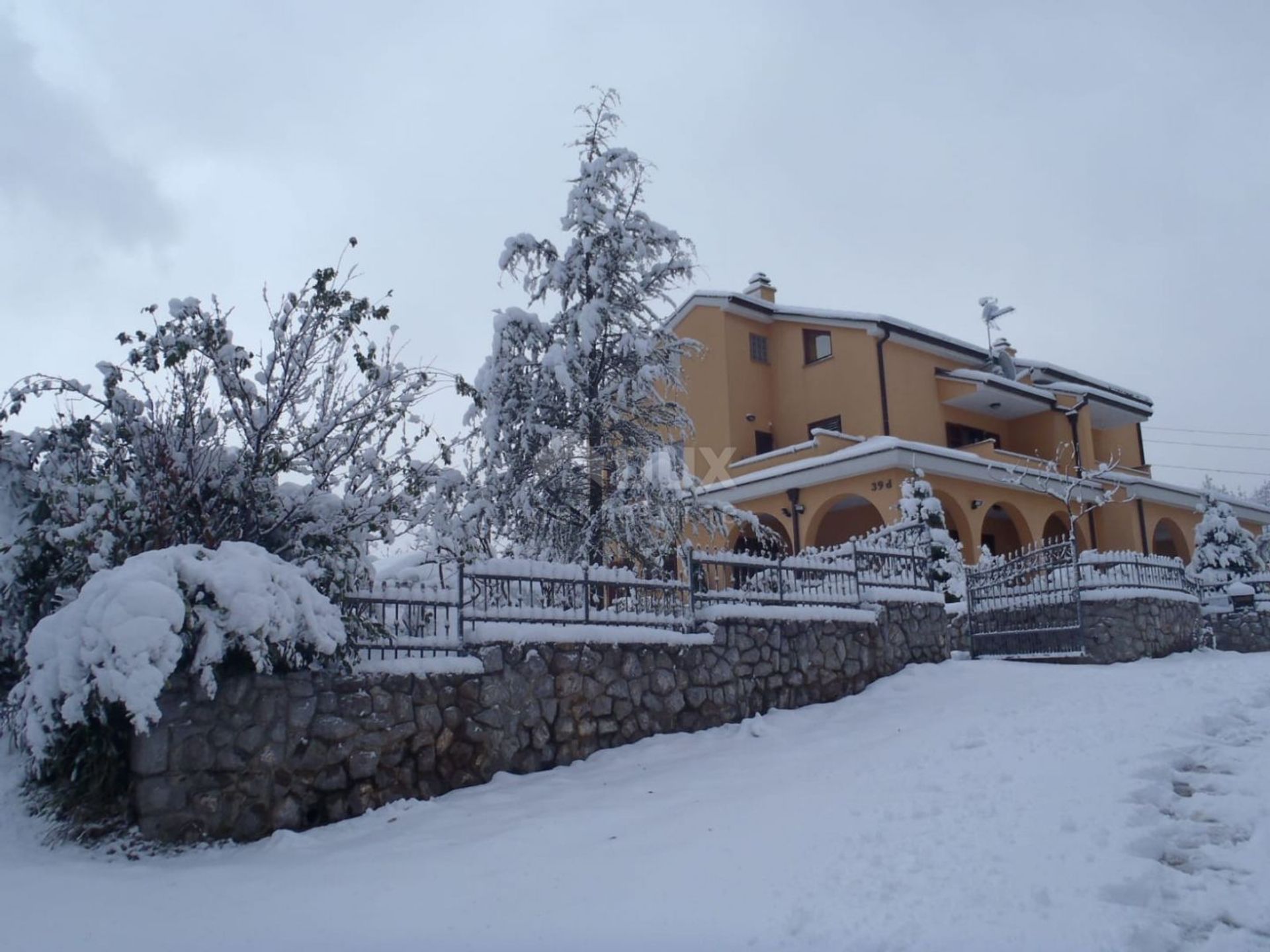 rumah dalam Marinići, Primorje-Gorski Kotar County 12765702