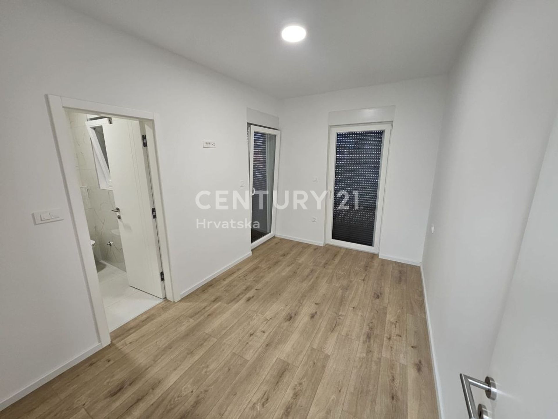 Condominio en Vodice, Šibenik-Knin County 12765839