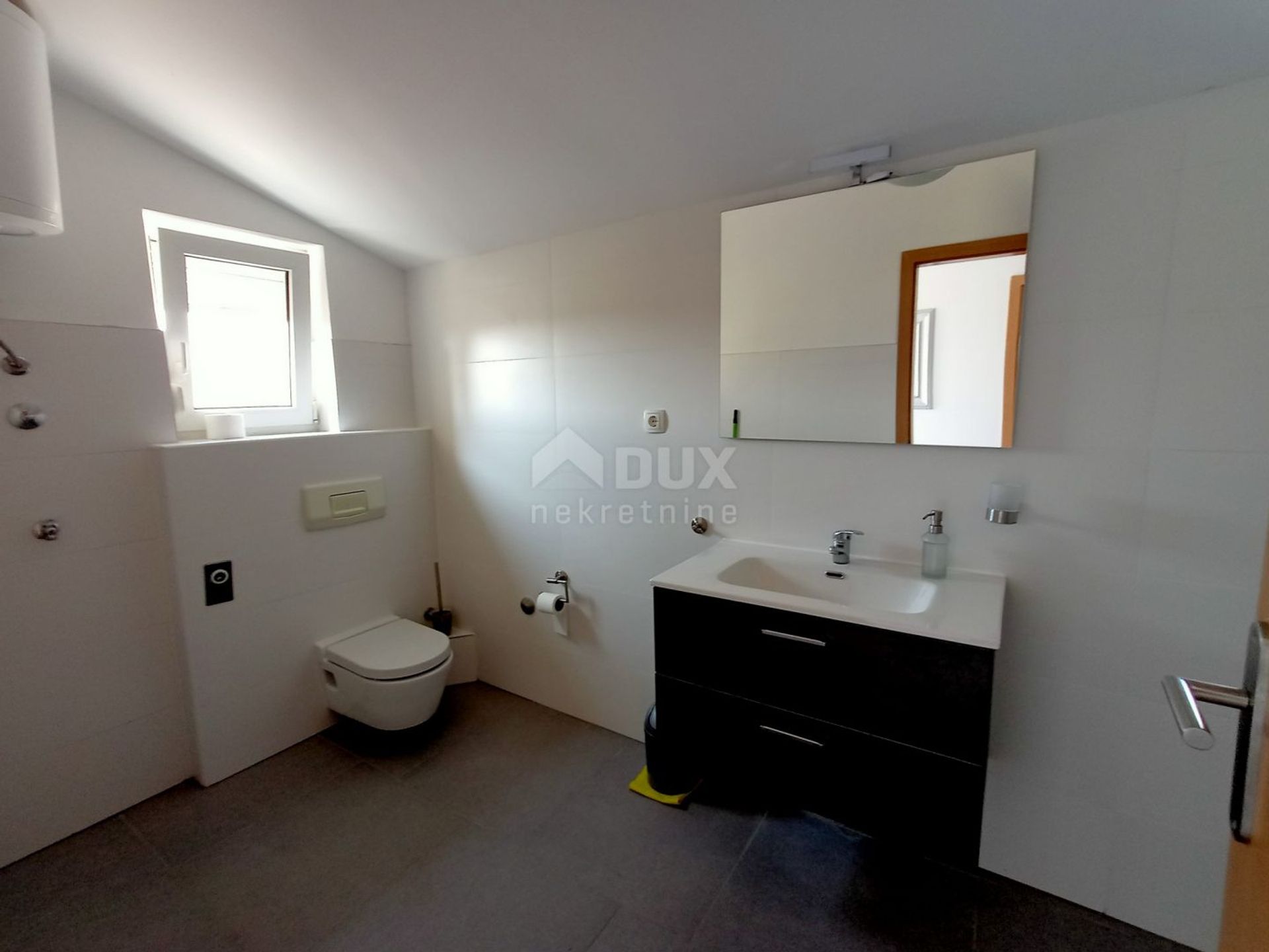 Condominium dans Nin, Zadar County 12765868