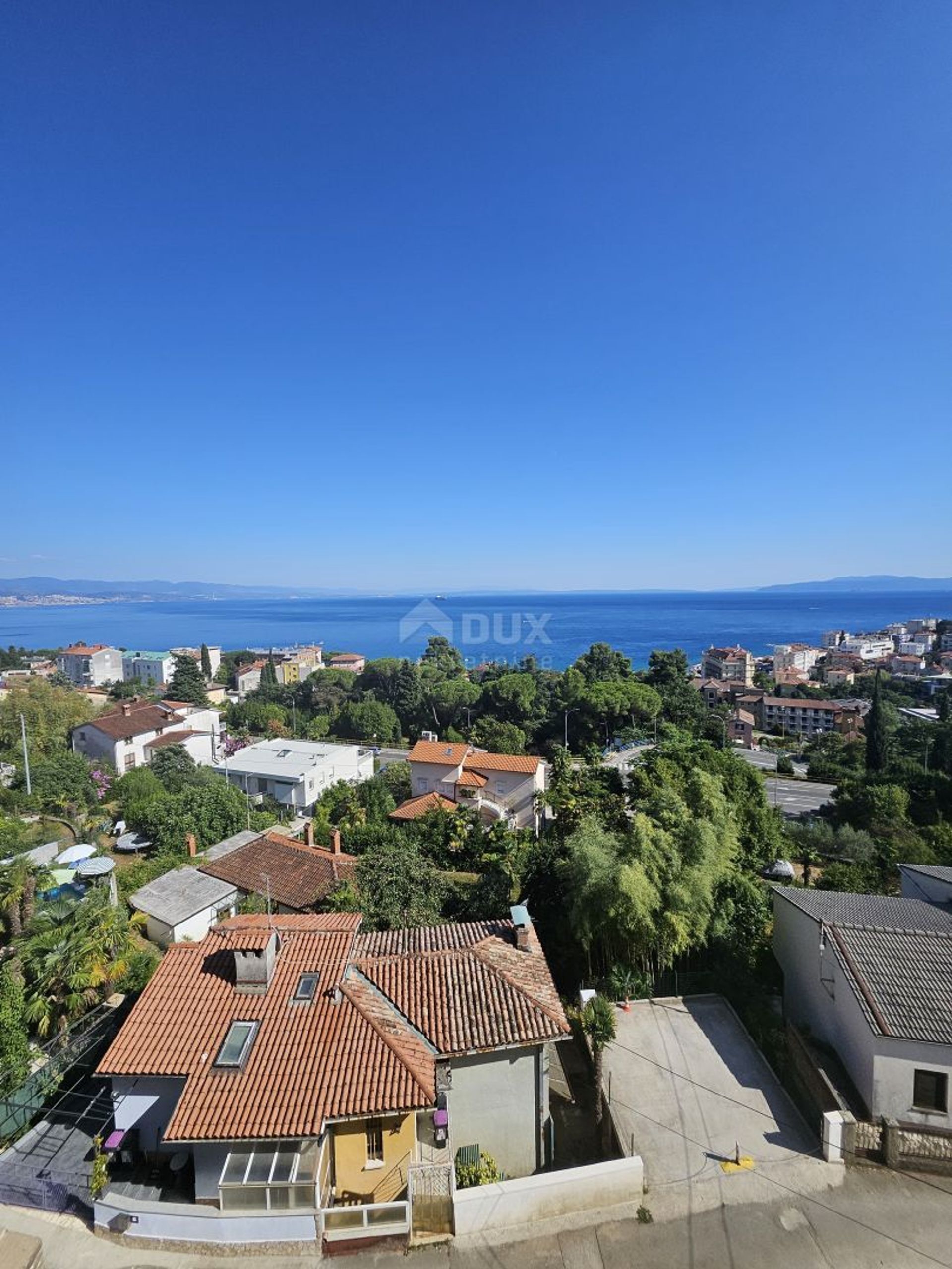 Condominium in Opatija, Primorje-Gorski Kotar County 12766012