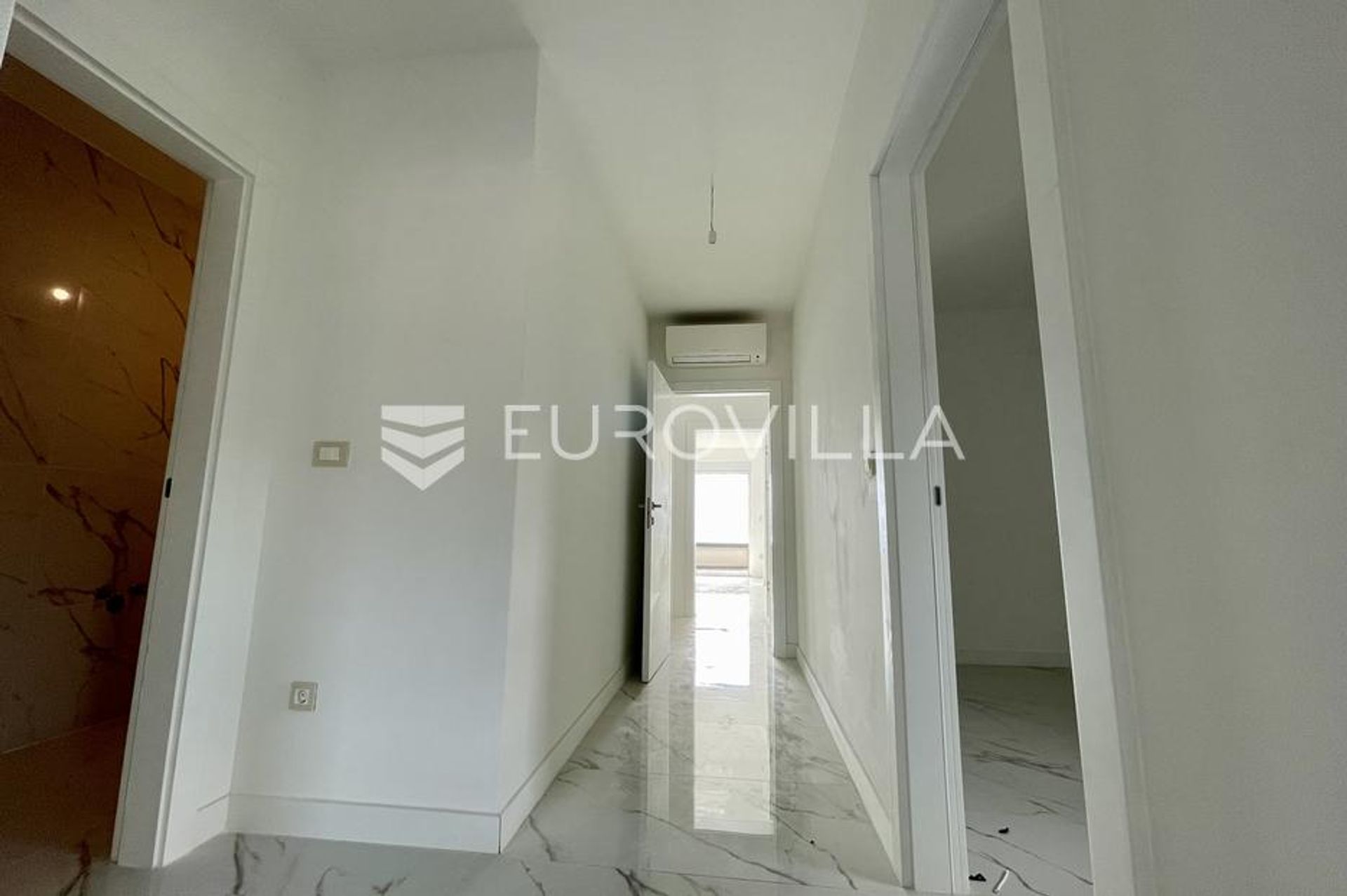 Condominium in Rijeka, Primorsko-Goranska Zupanija 12766031