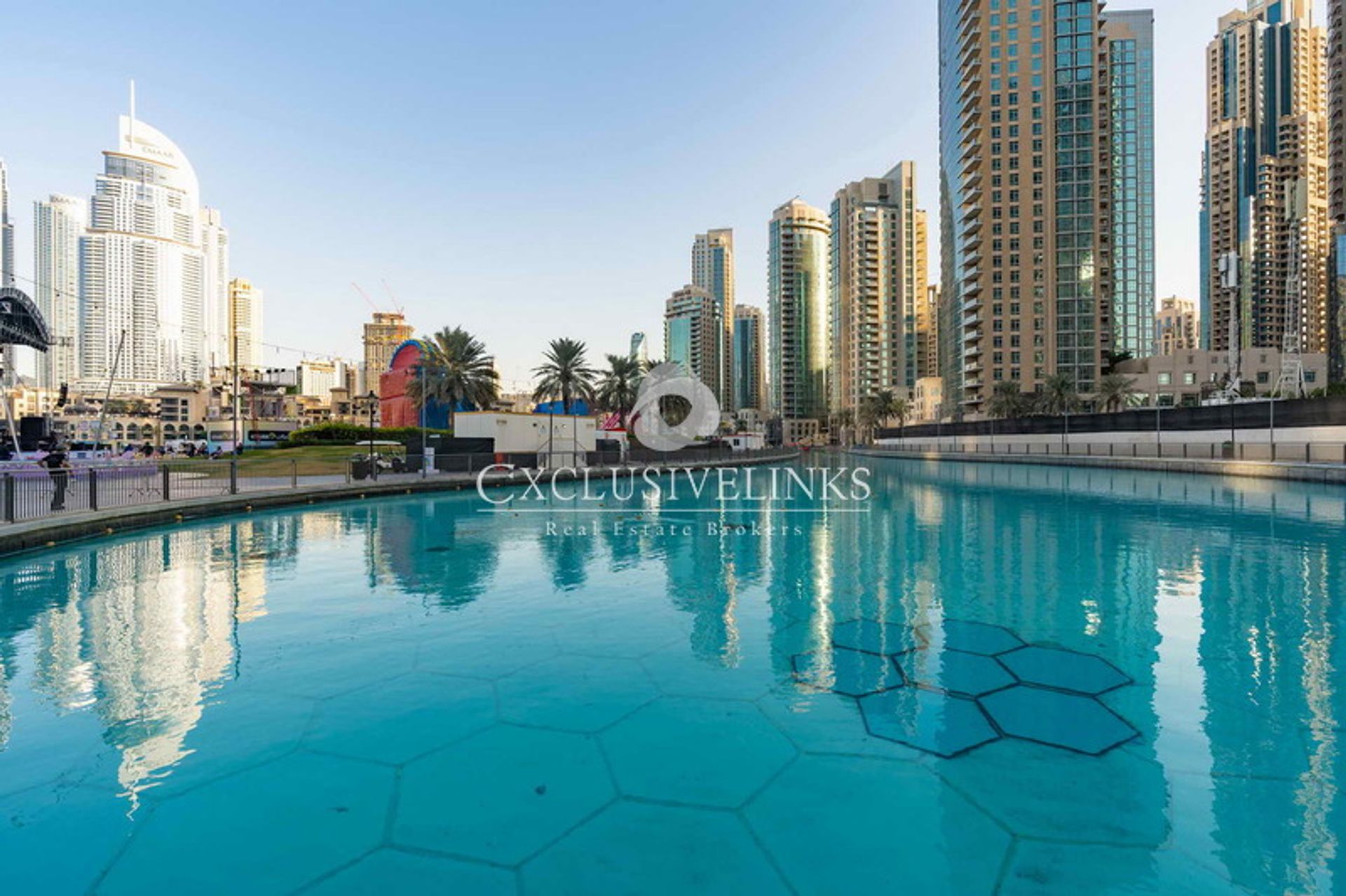 Condominium in Dubai, Dubai 12766793