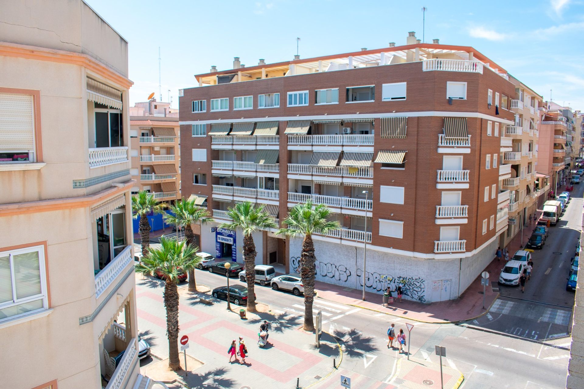 Condominium in Guardamar del Segura, Comunidad Valenciana 12767005