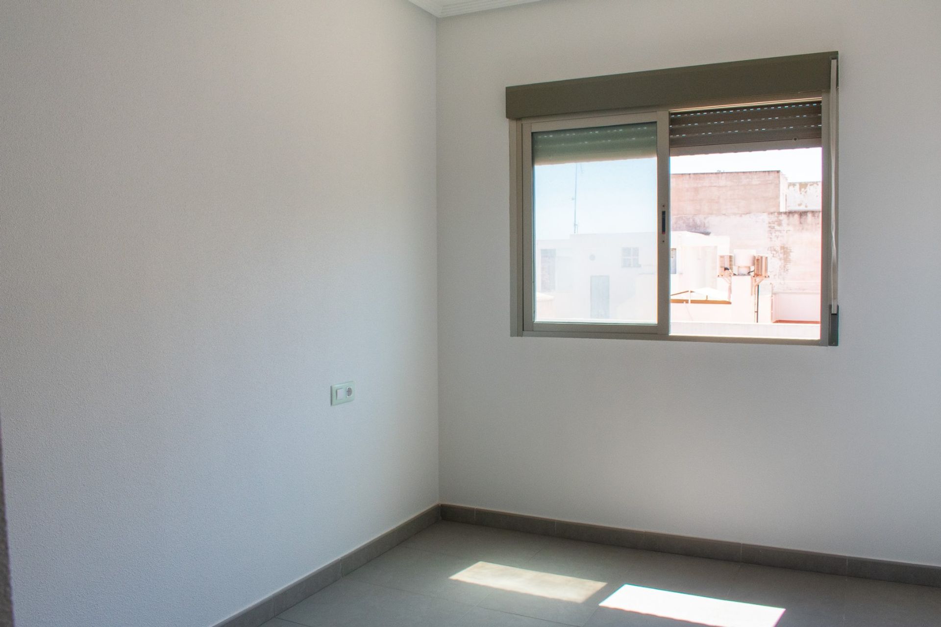 Condominium in Guardamar del Segura, Comunidad Valenciana 12767005