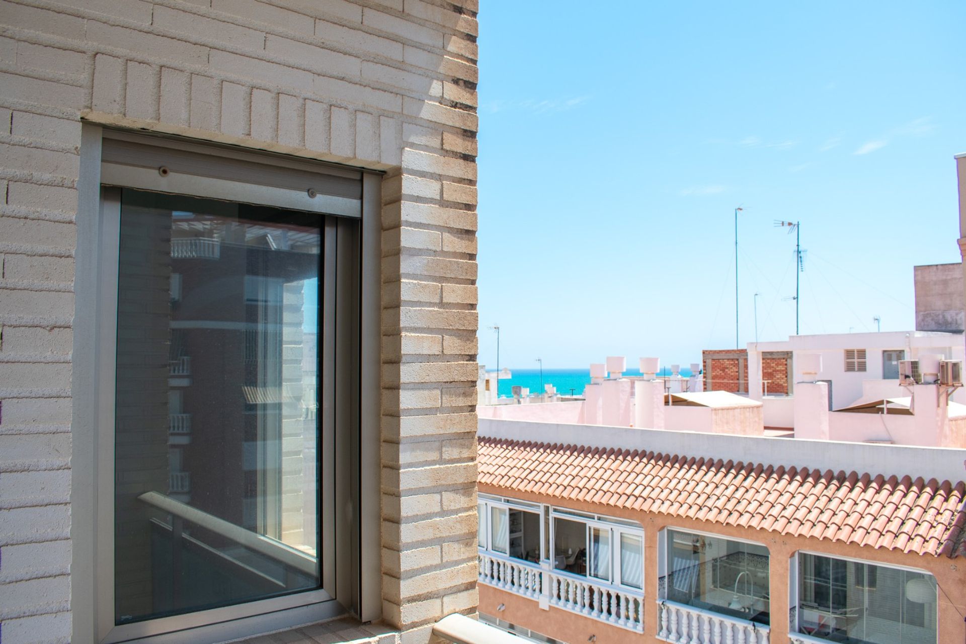 Condominium in Guardamar del Segura, Comunidad Valenciana 12767005