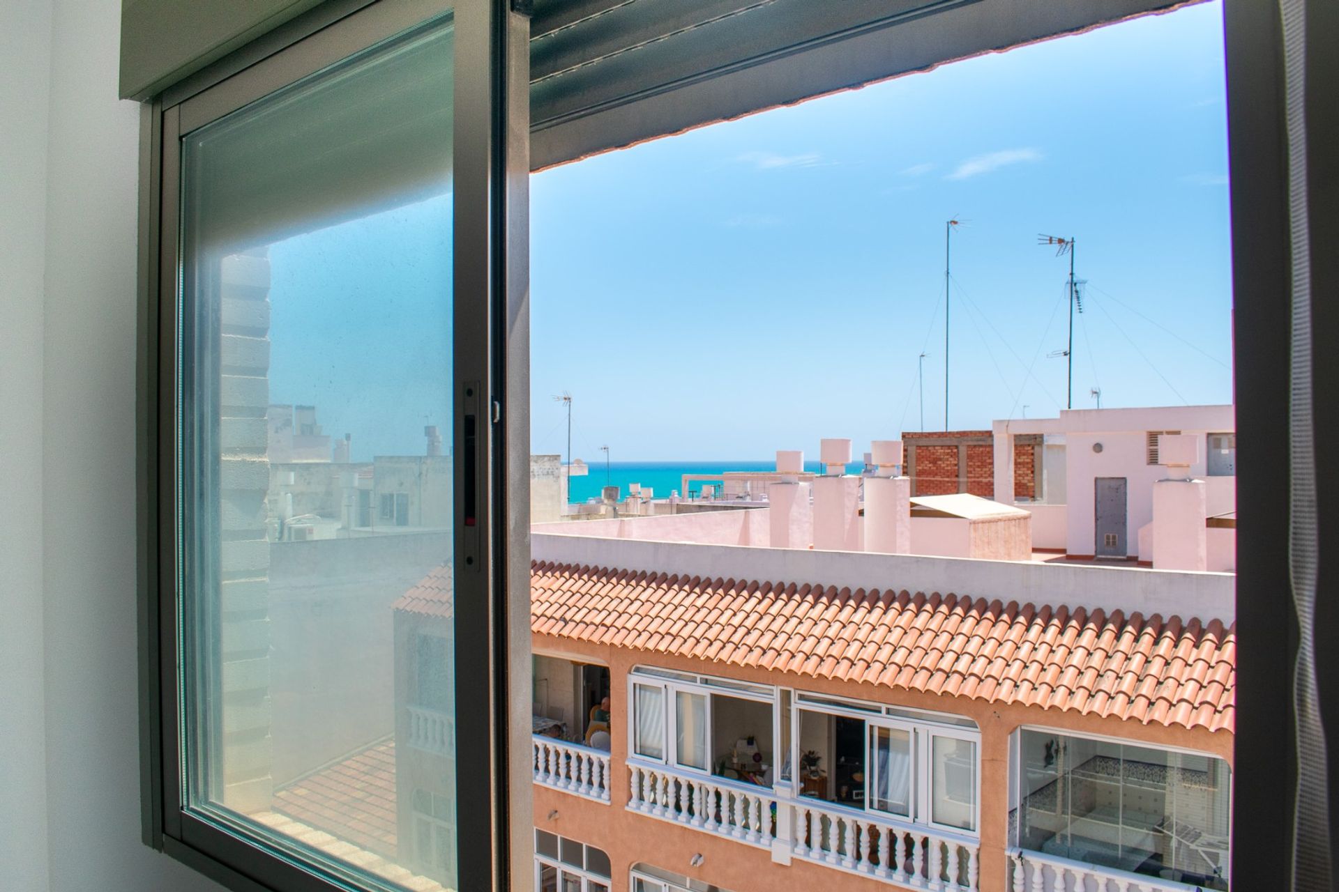 Condominium in Guardamar del Segura, Comunidad Valenciana 12767005