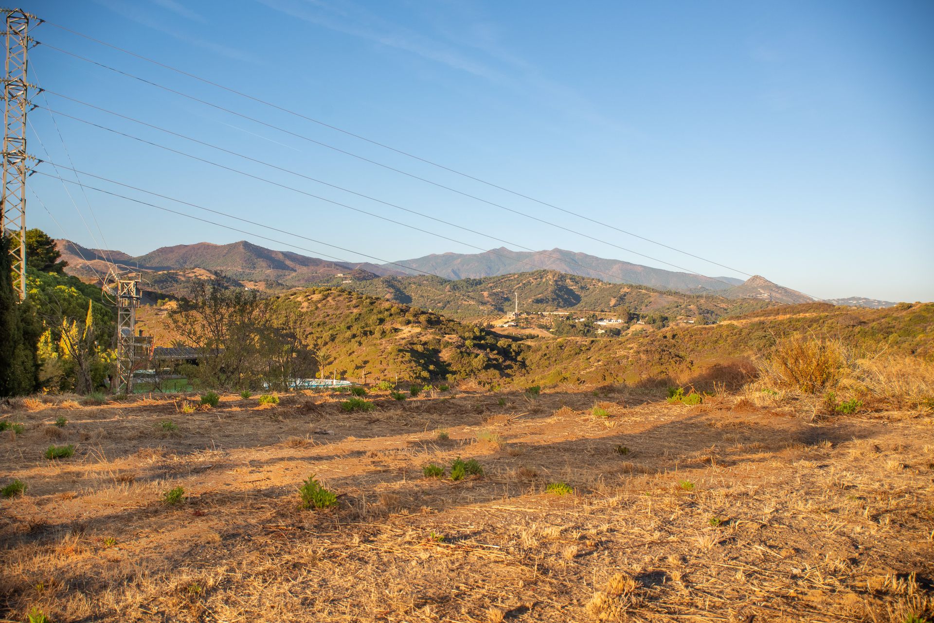 Land in Estepona, Andalucía 12767449