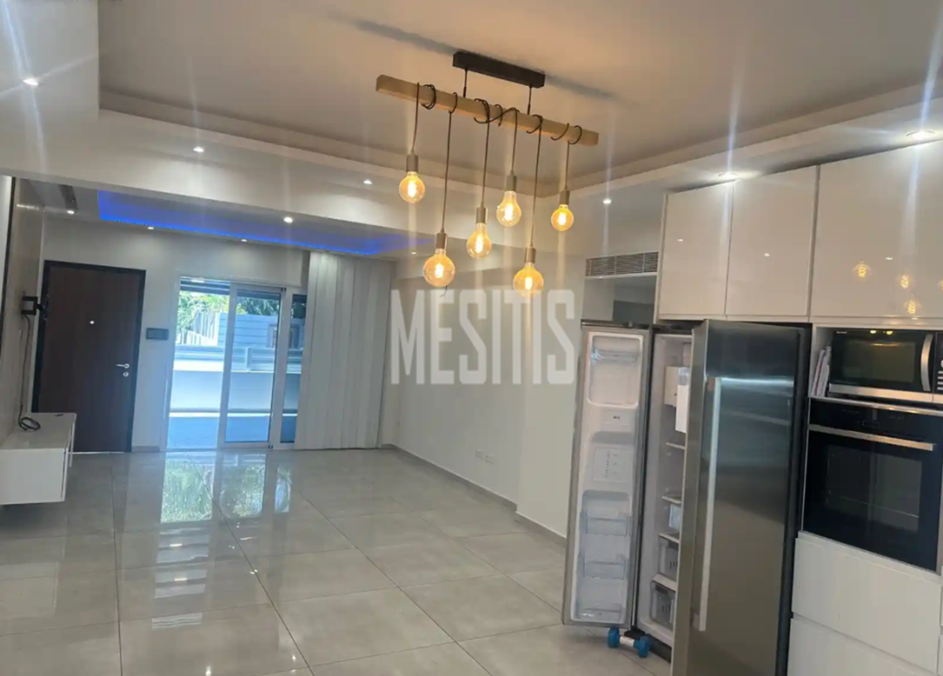 Condominio en Nicosia, Lefkosia 12767956