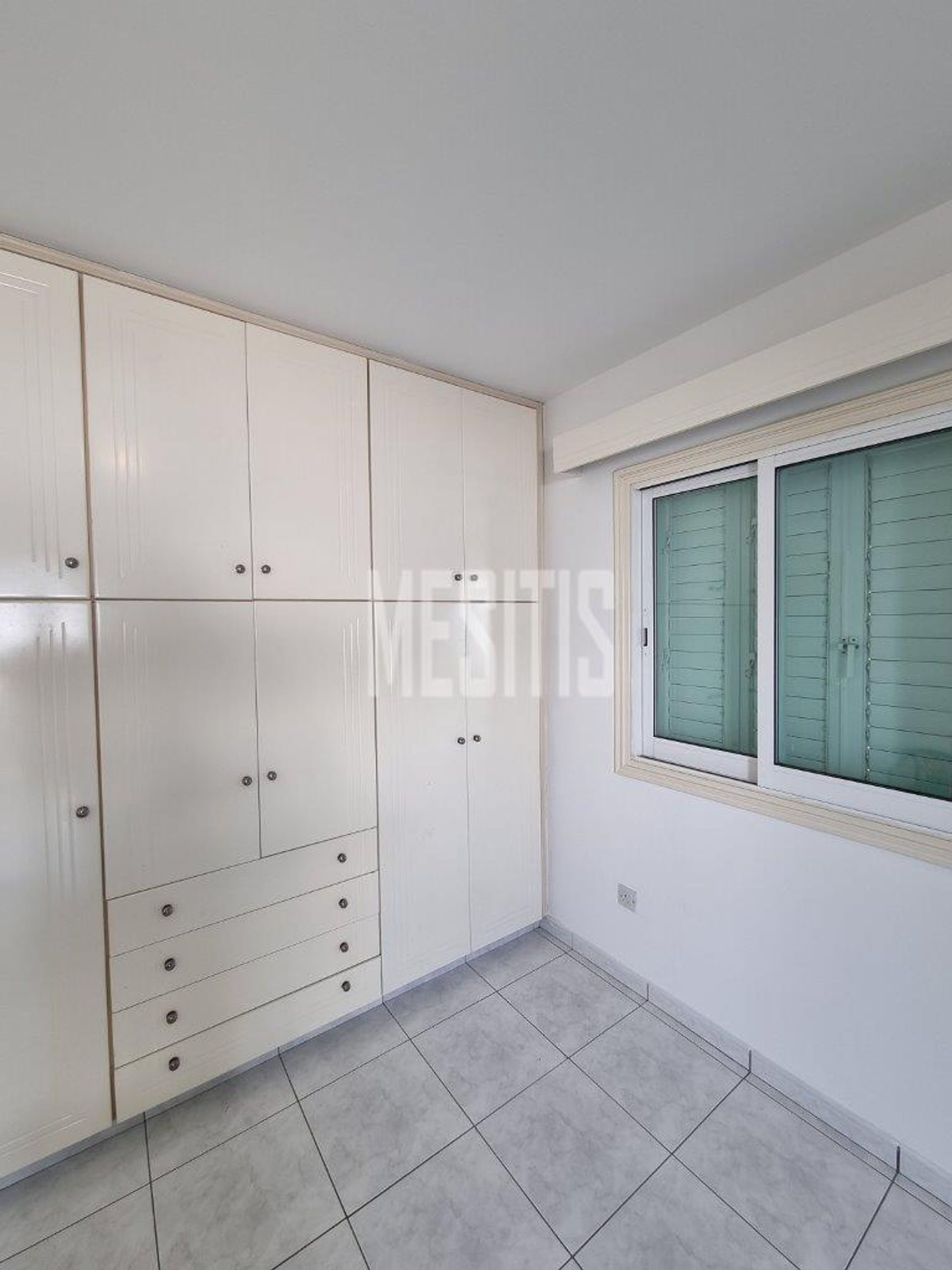 Condominio en Strovolos, Nicosia 12768059