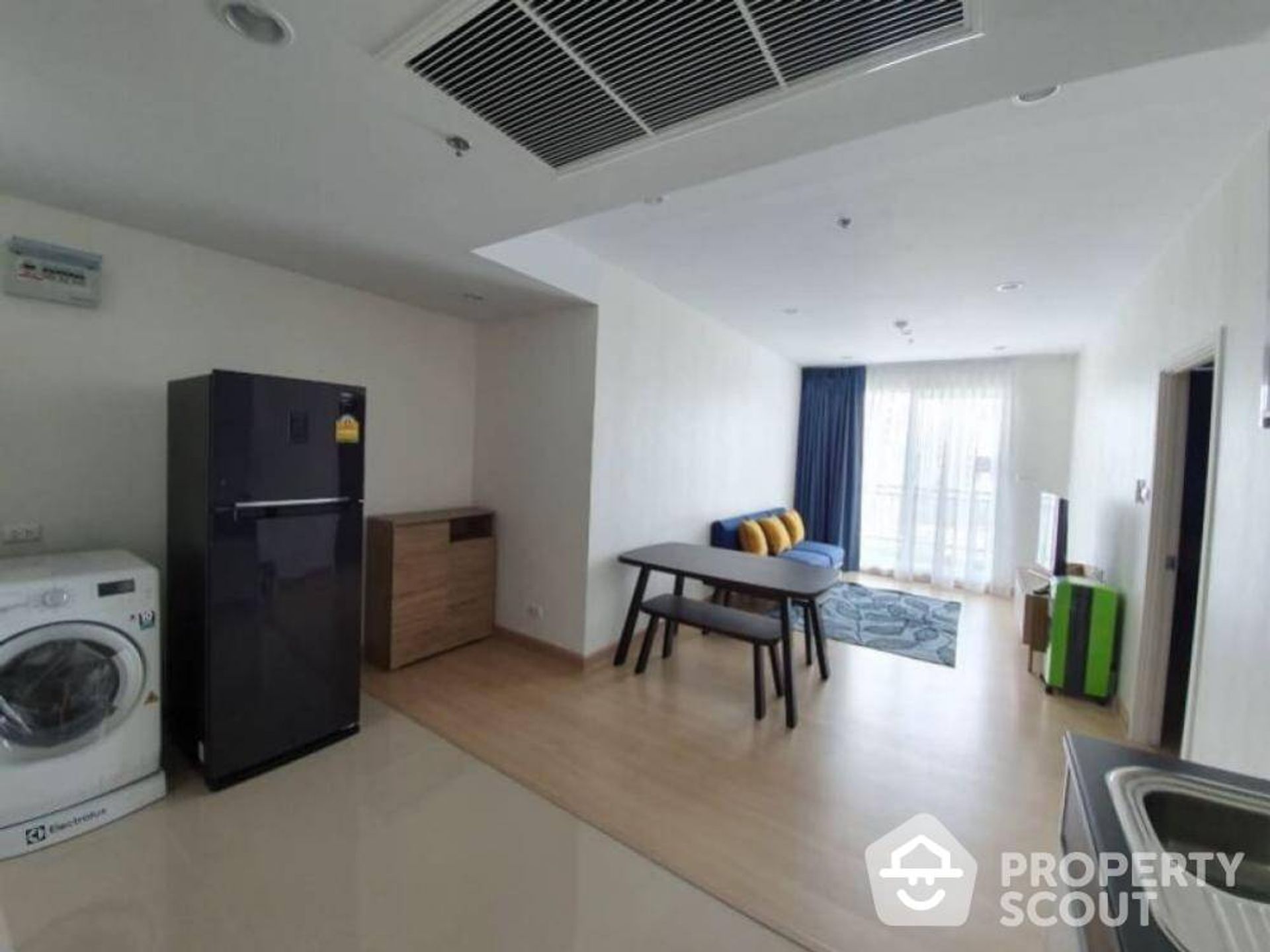 Condominium in Yan Nawa, Krung Thep Maha Nakhon 12770054