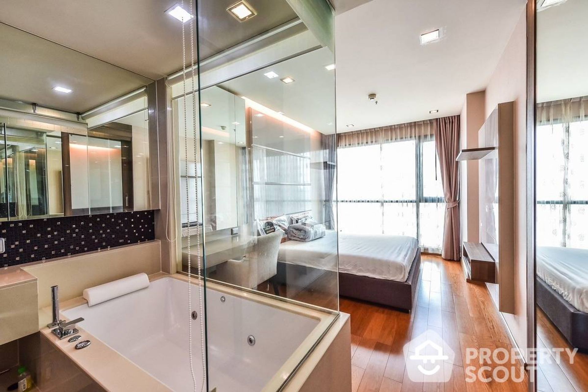 Condominium dans Bang Rak, Krung Thep Maha Nakhon 12770147