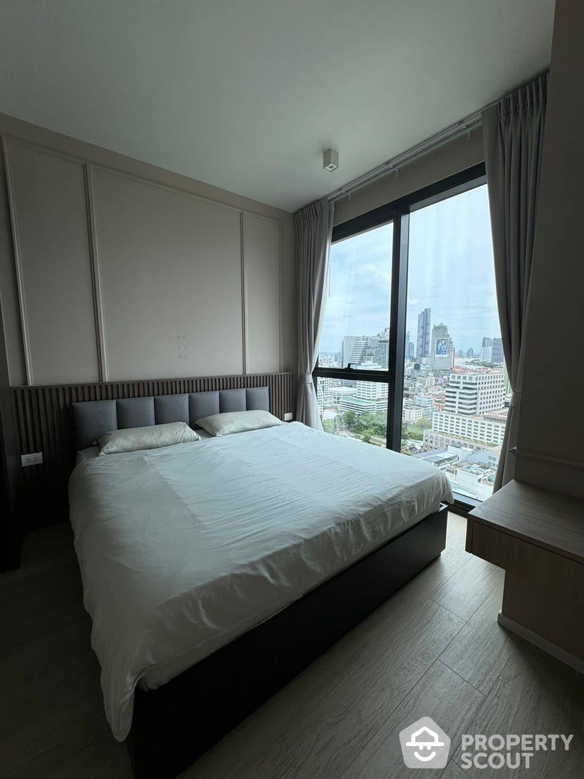 Condominium in Bang Rak, Krung Thep Maha Nakhon 12770204