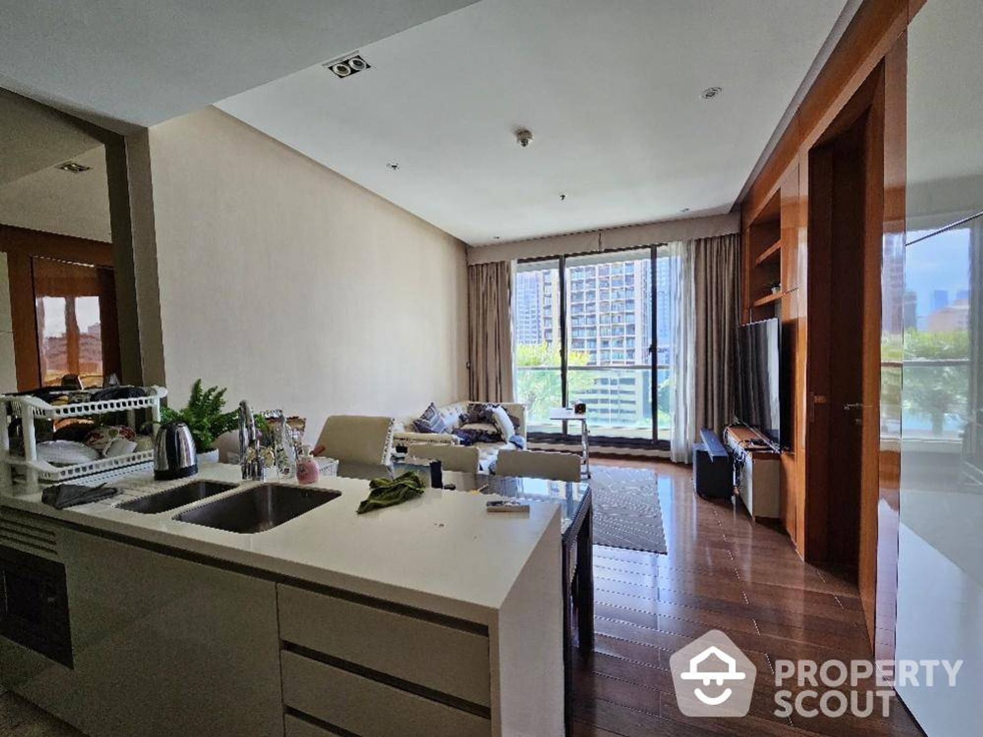 Condominium in Khlong Toei, Krung Thep Maha Nakhon 12770230