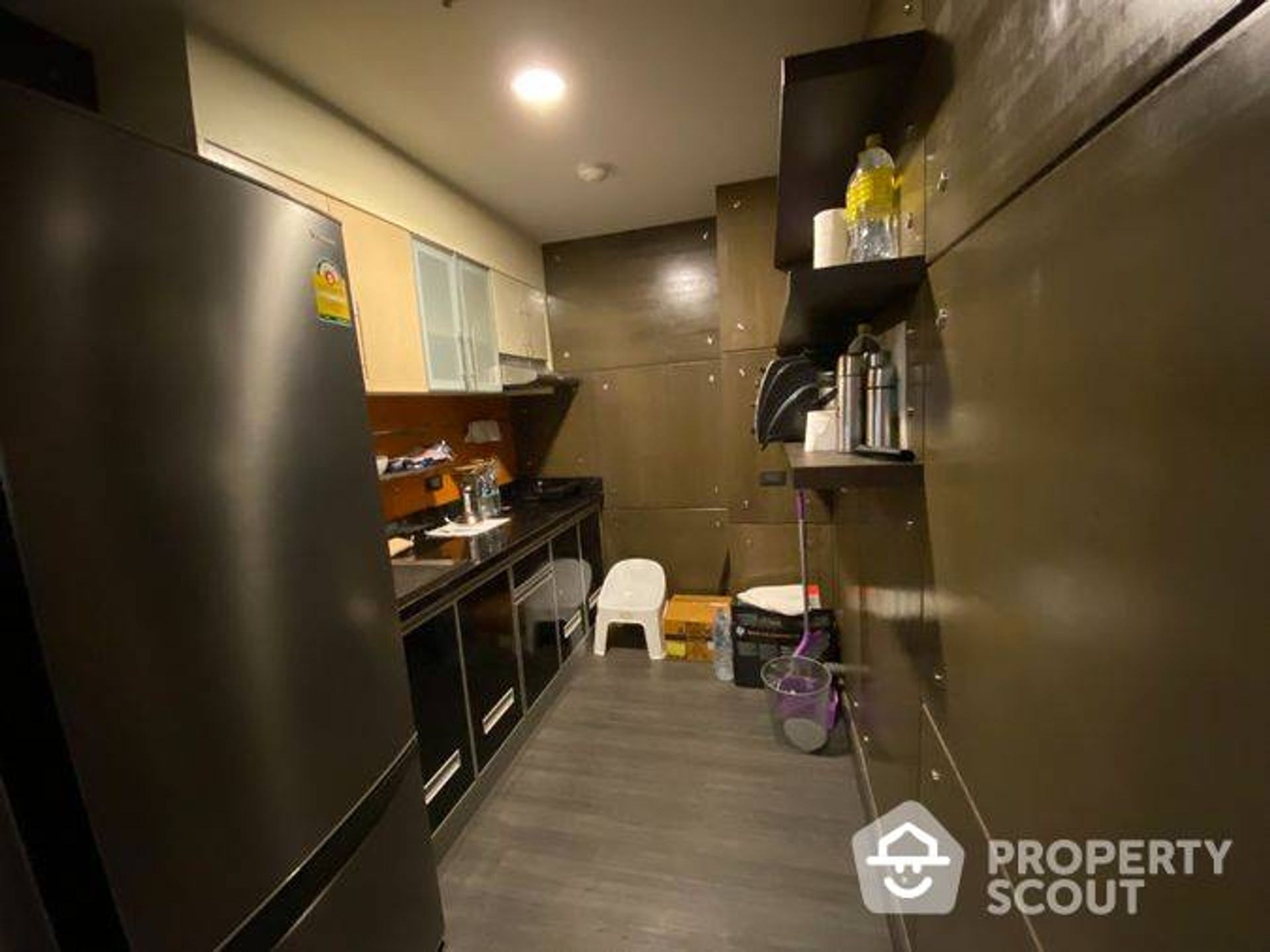 Condominium in Godown, Krung Thep Maha Nakhon 12770238