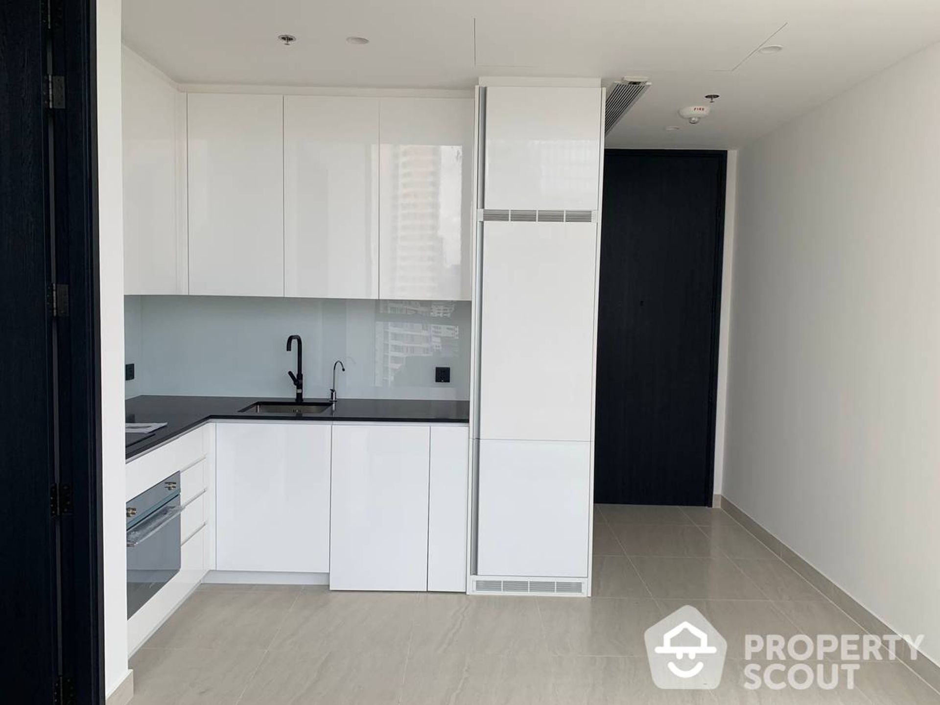 Condominio en Bang Rak, Krung Thep Maha Nakhon 12770584