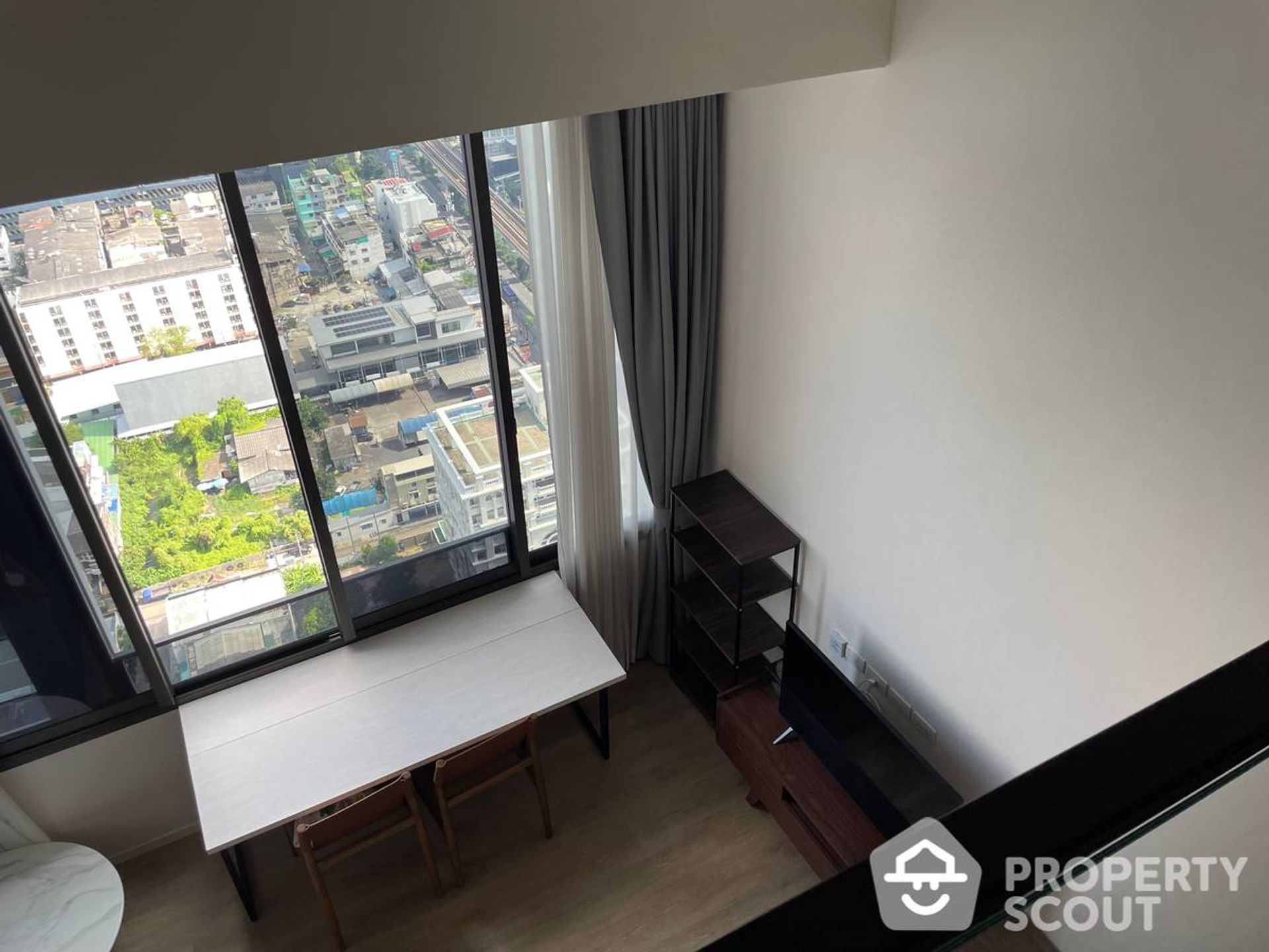 Condominium in Phra Khanong, Krung Thep Maha Nakhon 12770590