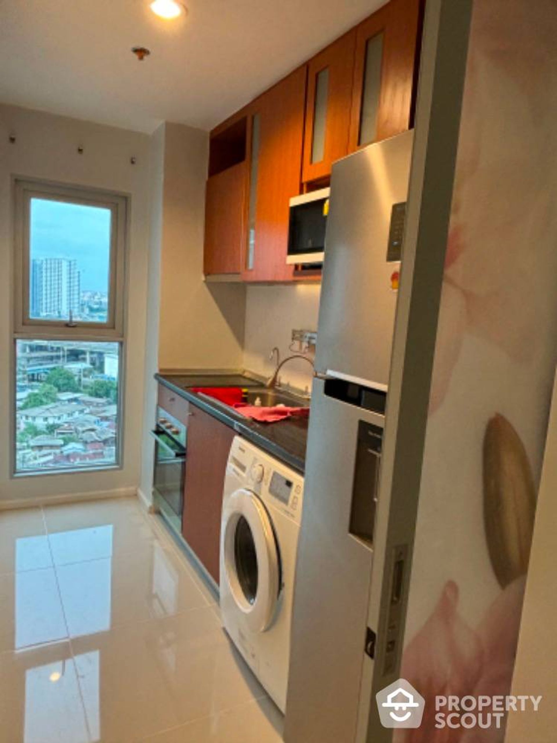 Condominium in Phra Khanong, Krung Thep Maha Nakhon 12770630