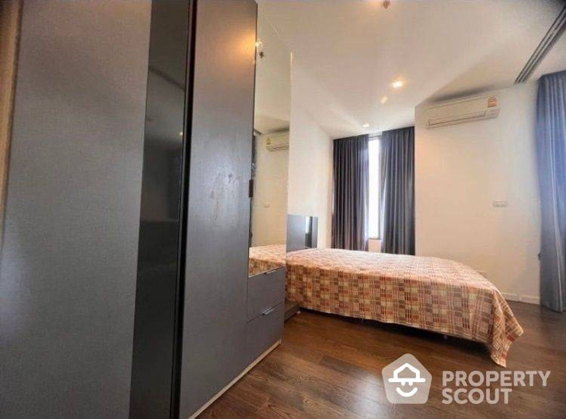 Osakehuoneisto sisään Sathon, Krung Thep Maha Nakhon 12770656