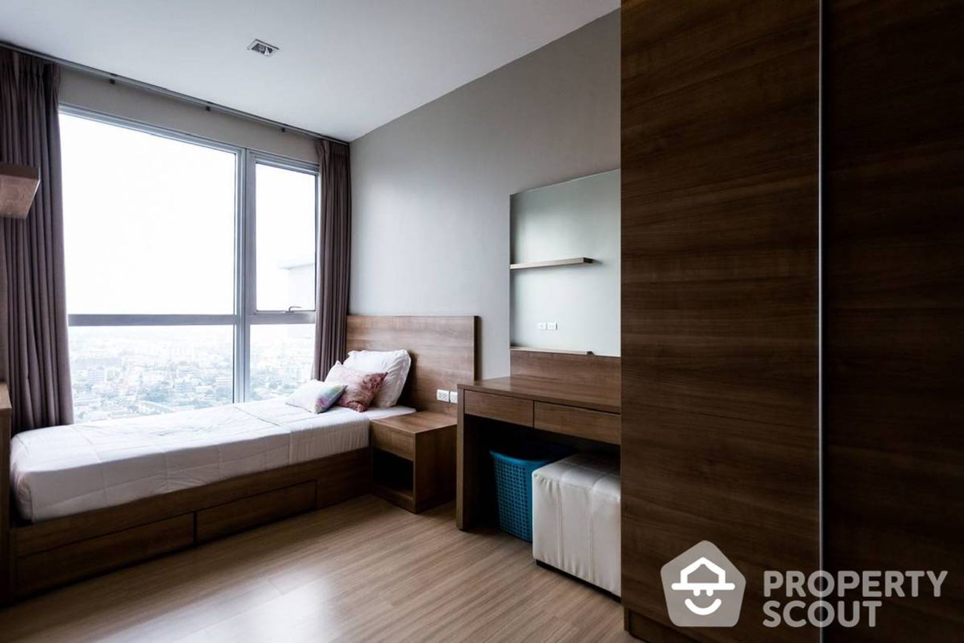 Condominium in Phra Khanong, Krung Thep Maha Nakhon 12770663