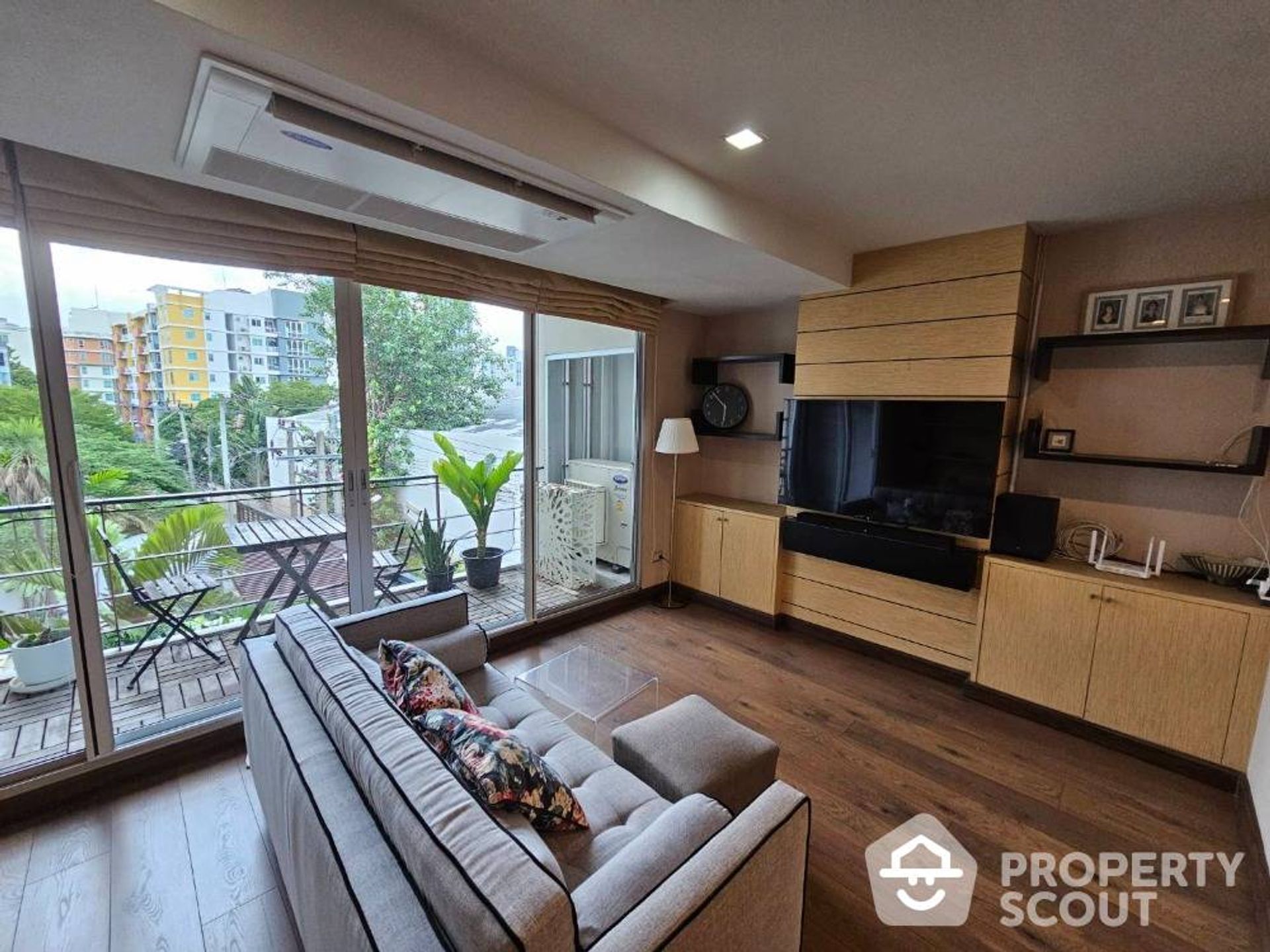 Condominium in Phra Khanong, Krung Thep Maha Nakhon 12770710