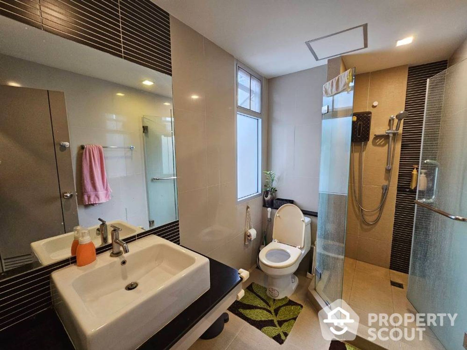 Condominium in Phra Khanong, Krung Thep Maha Nakhon 12770710