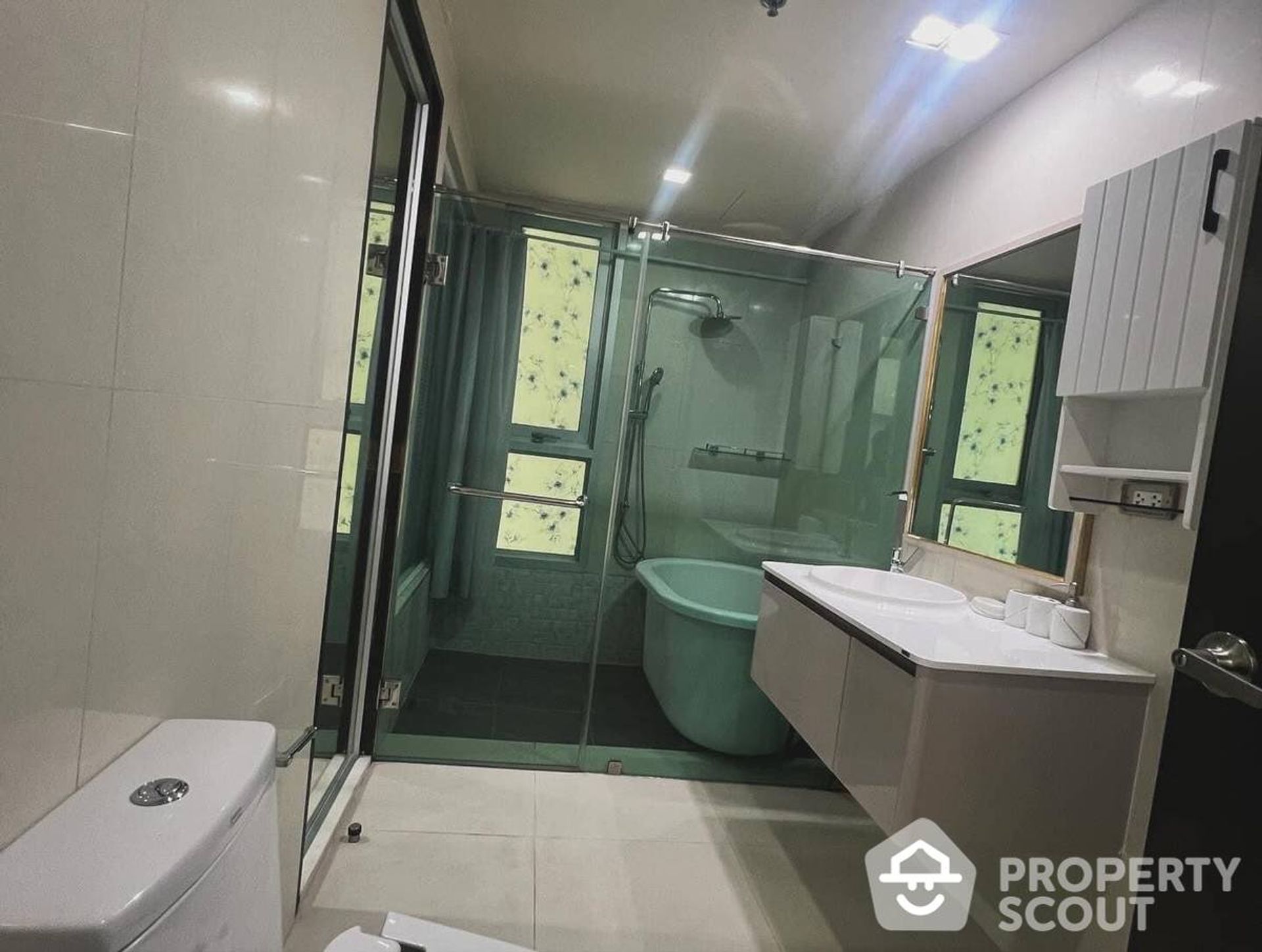 Condominium in Phra Khanong, Krung Thep Maha Nakhon 12770718