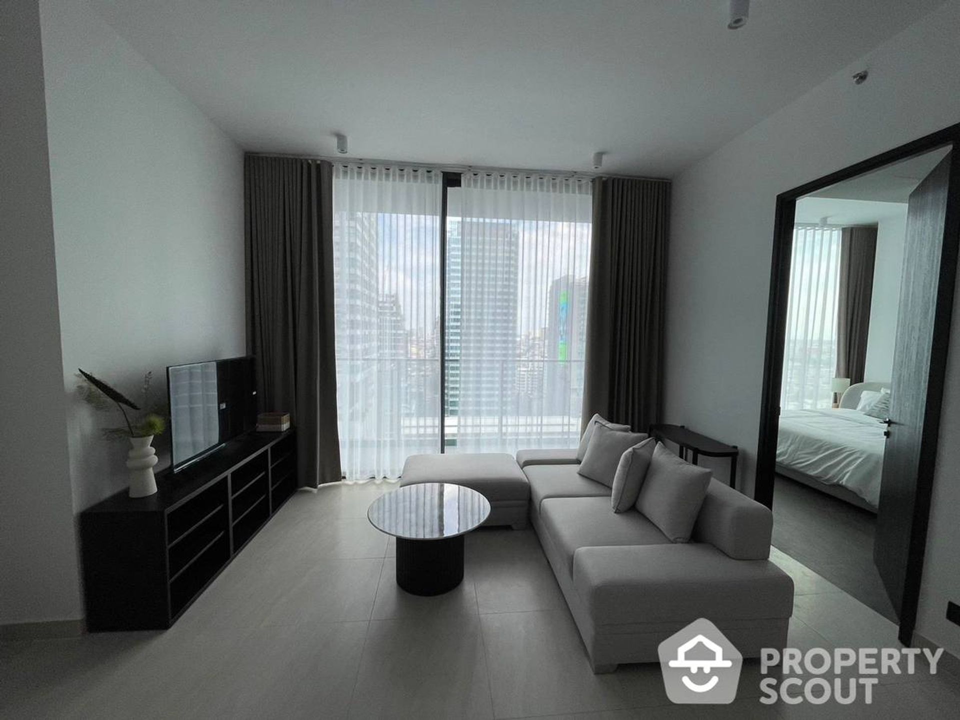 Condominium in Bang Rak, Krung Thep Maha Nakhon 12770722