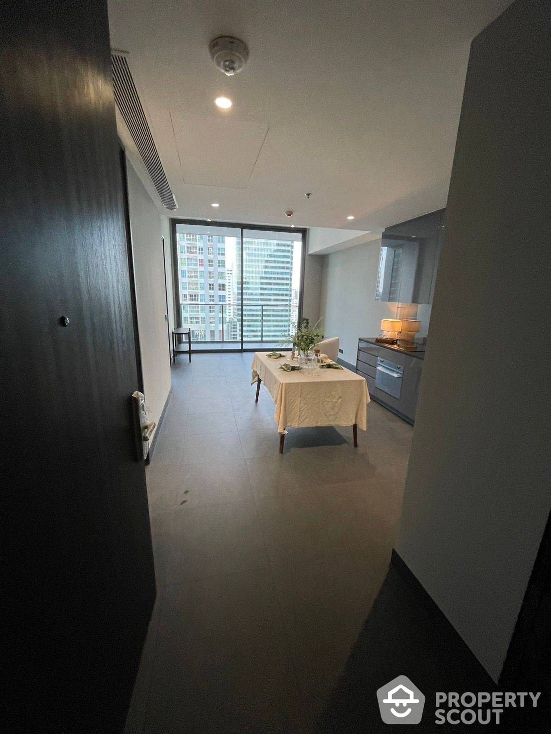 Condominium in Bang Rak, Krung Thep Maha Nakhon 12770726