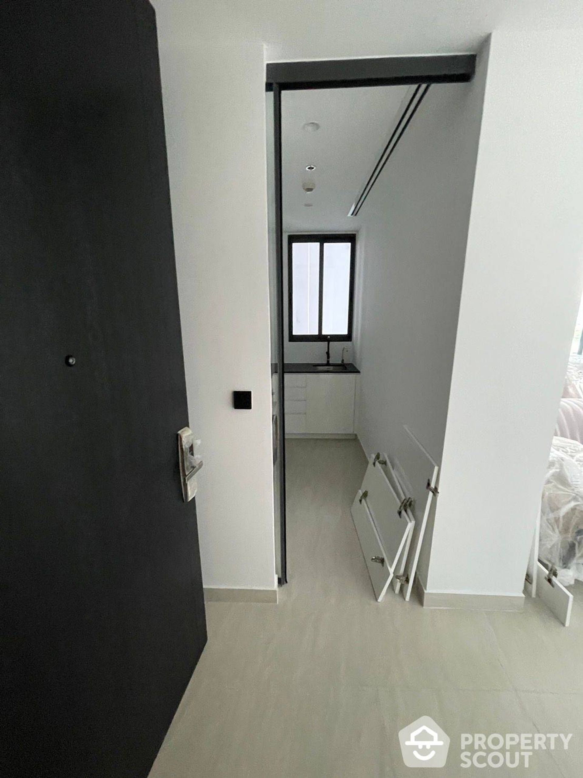 Condominium in Bang Rak, Krung Thep Maha Nakhon 12770727