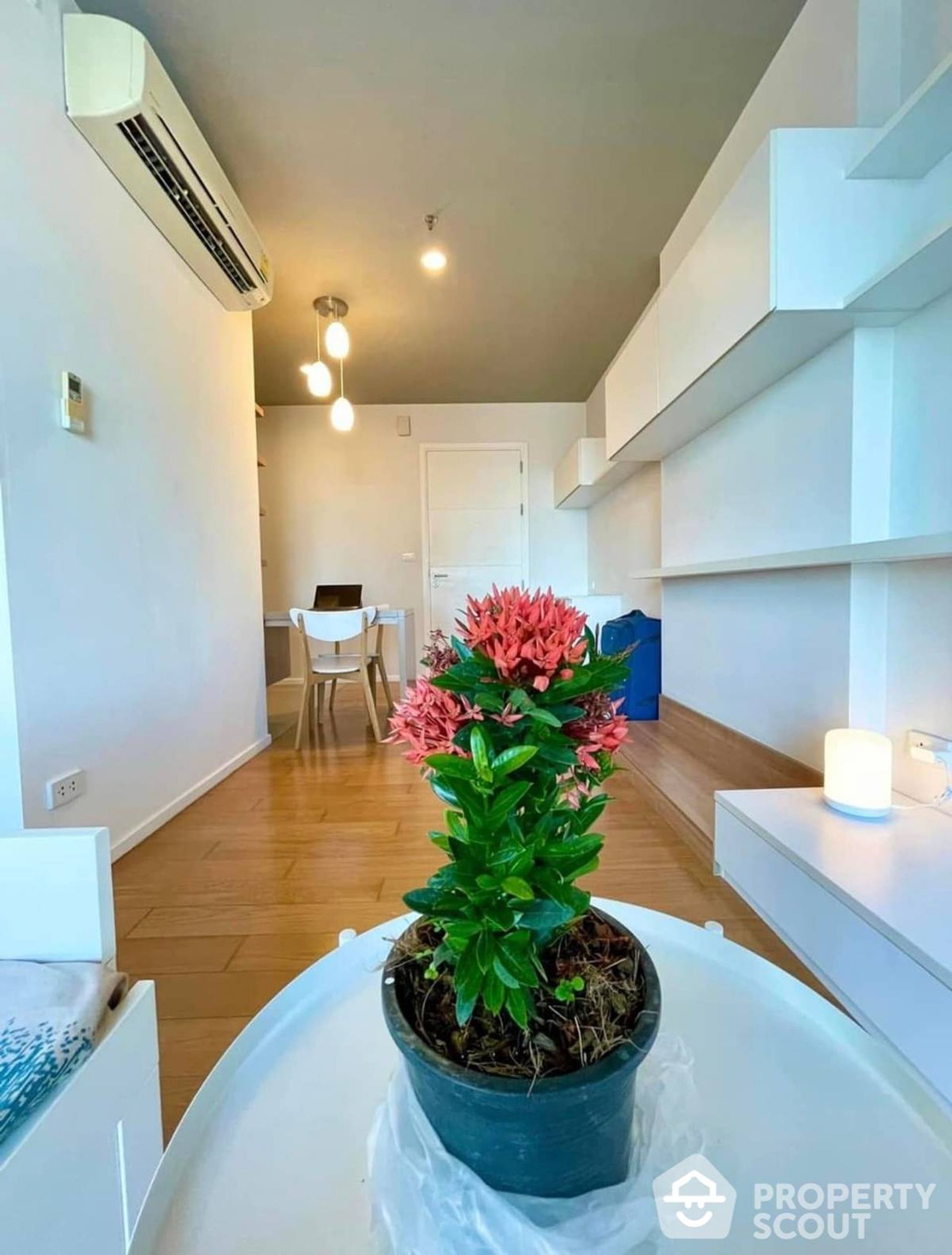 Condominium in Phra Khanong, Krung Thep Maha Nakhon 12770731