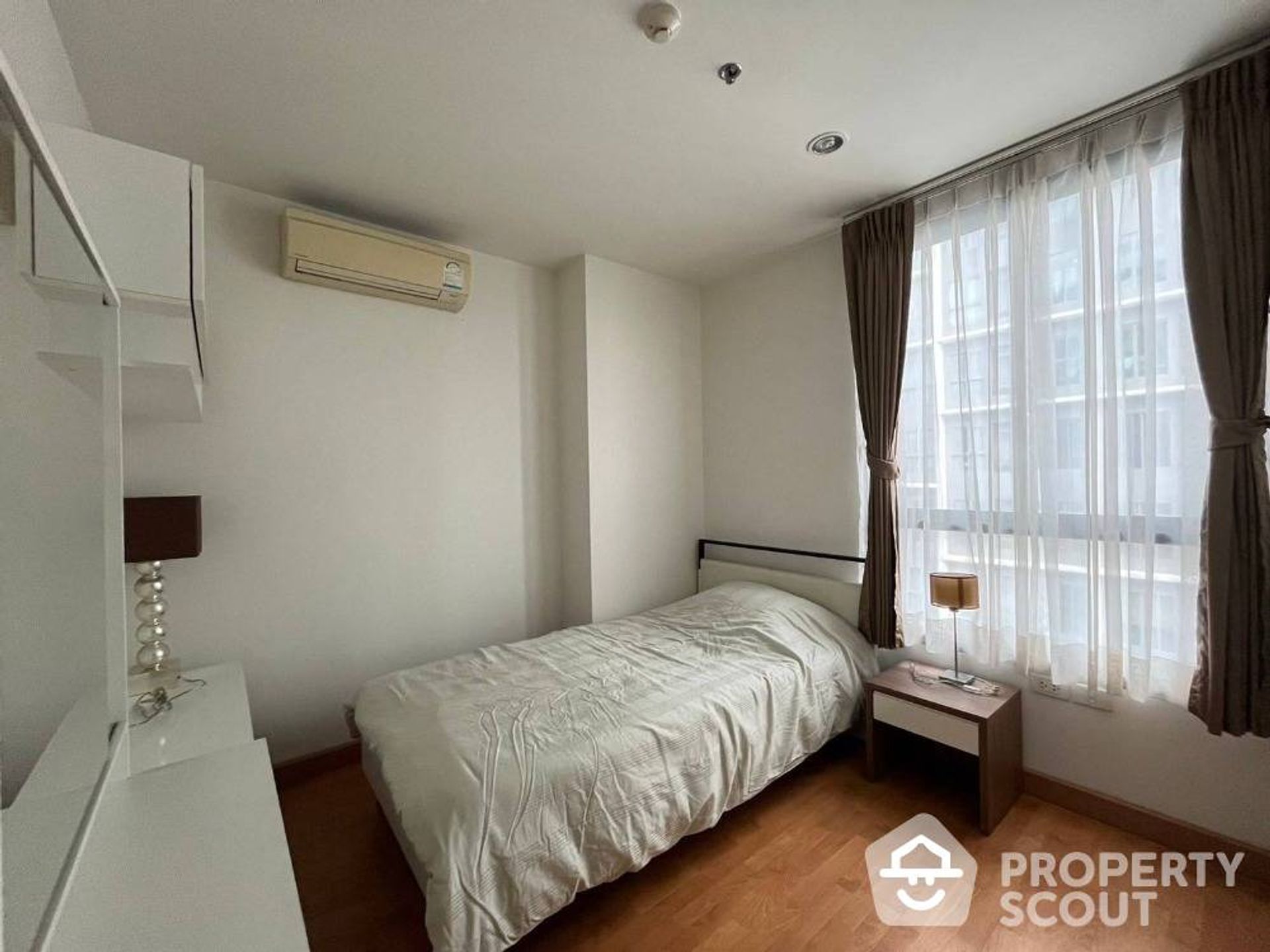 Condominium in Phra Khanong, Krung Thep Maha Nakhon 12770795