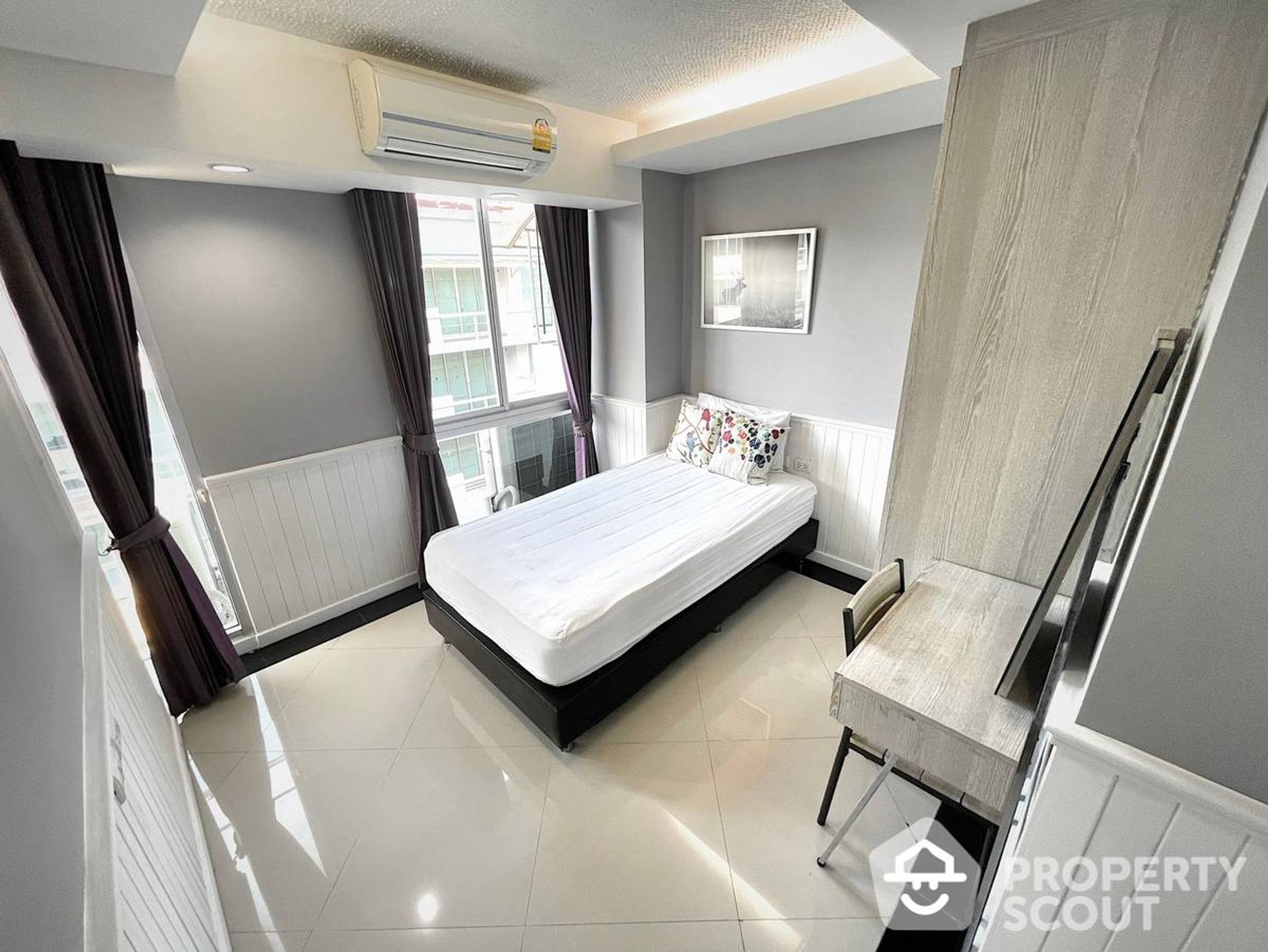 Condominium in Phra Khanong, Krung Thep Maha Nakhon 12770811