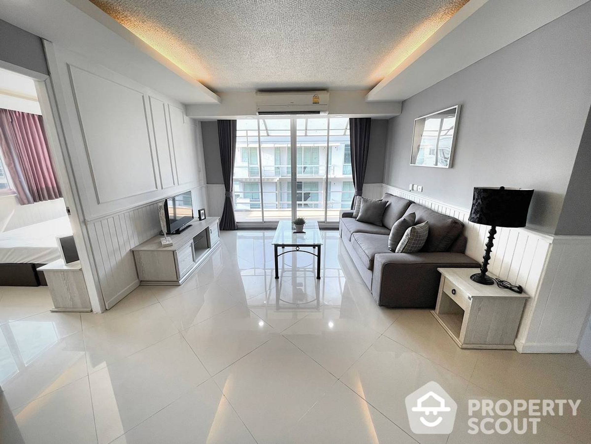 Condominium in Phra Khanong, Krung Thep Maha Nakhon 12770811