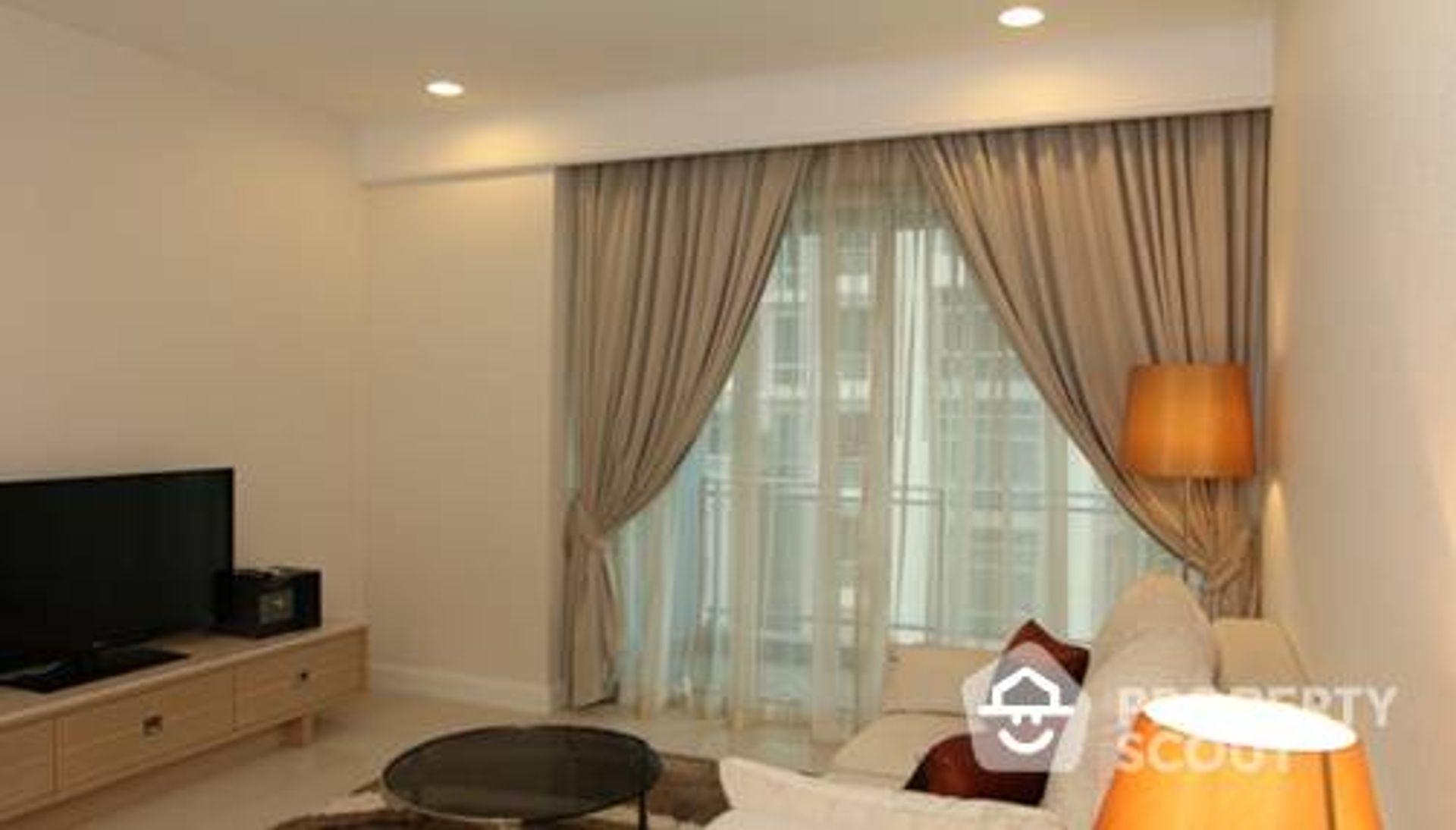 Condominium in Pathum Wan, Krung Thep Maha Nakhon 12771074