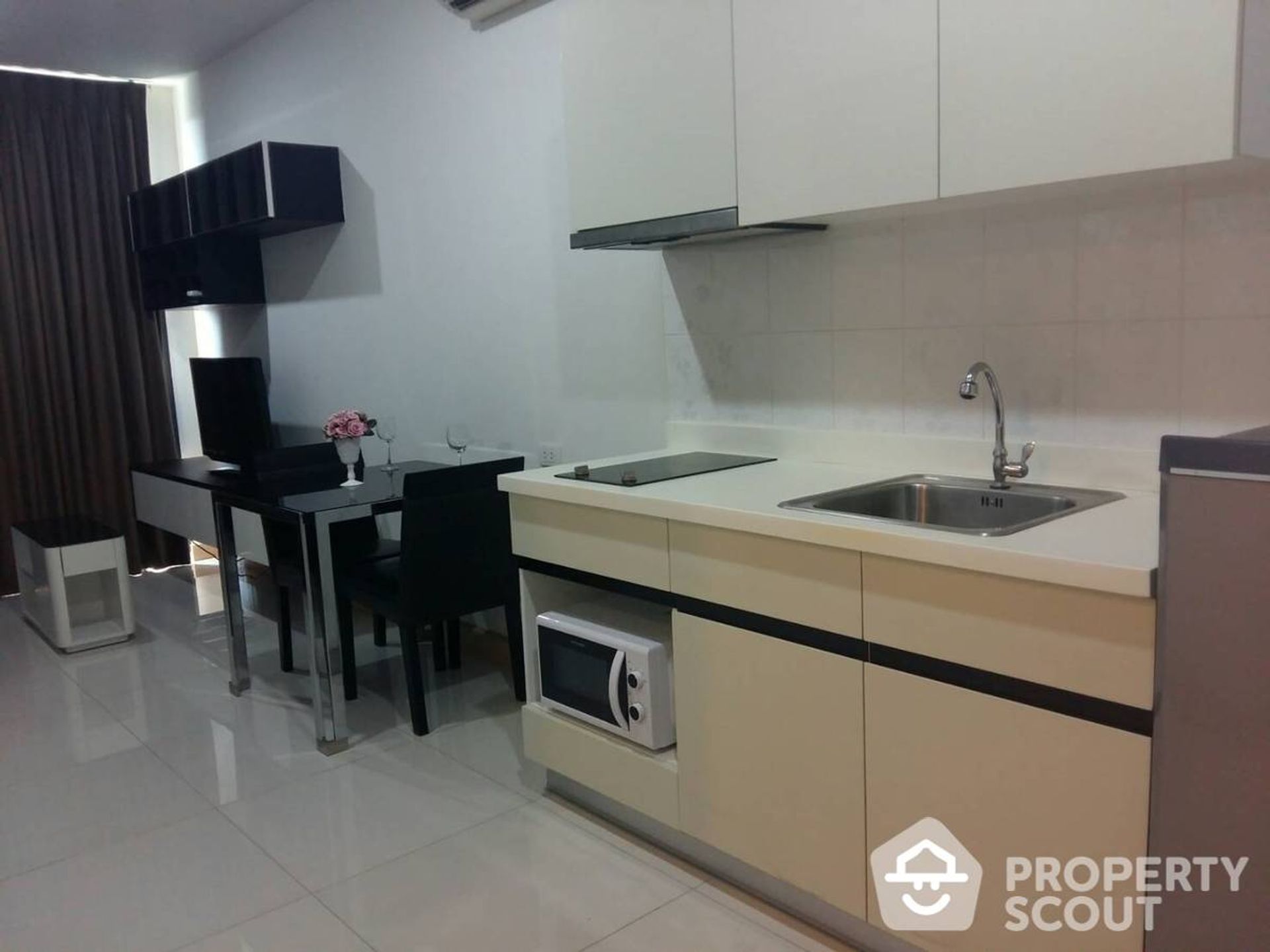 Condominium in Phra Khanong, Krung Thep Maha Nakhon 12771077