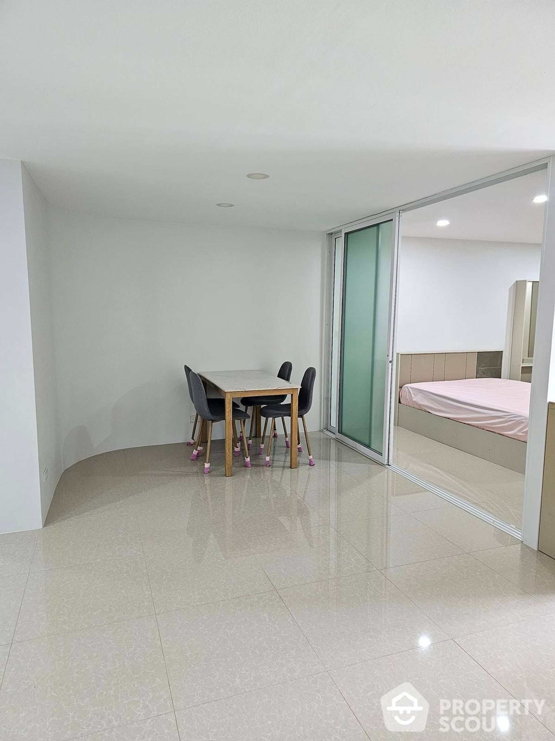 Condominium dans Bang Rak, Krung Thep Maha Nakhon 12771085