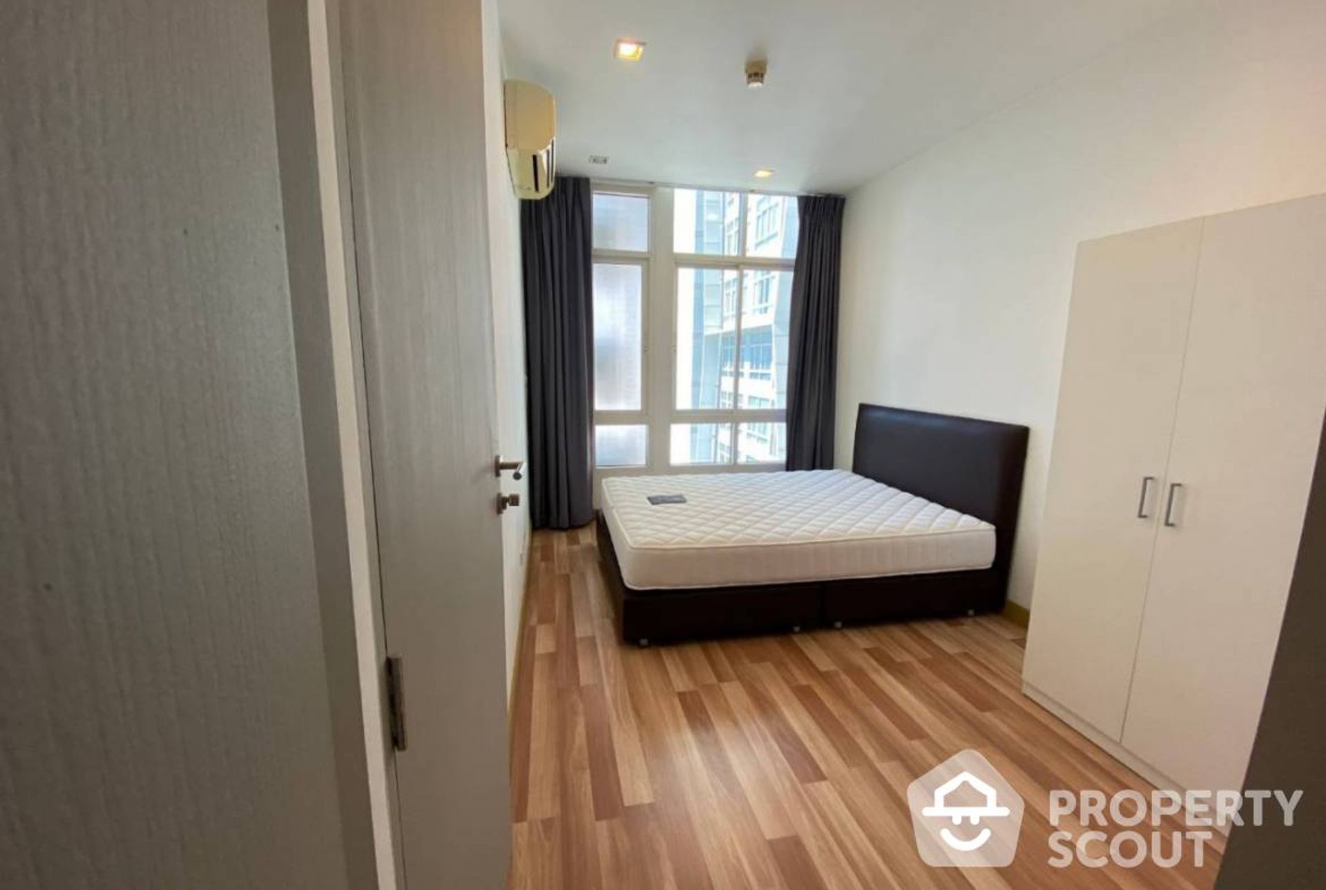 Condominio en Phra Khanong, Krung Thep Maha Nakhon 12771128