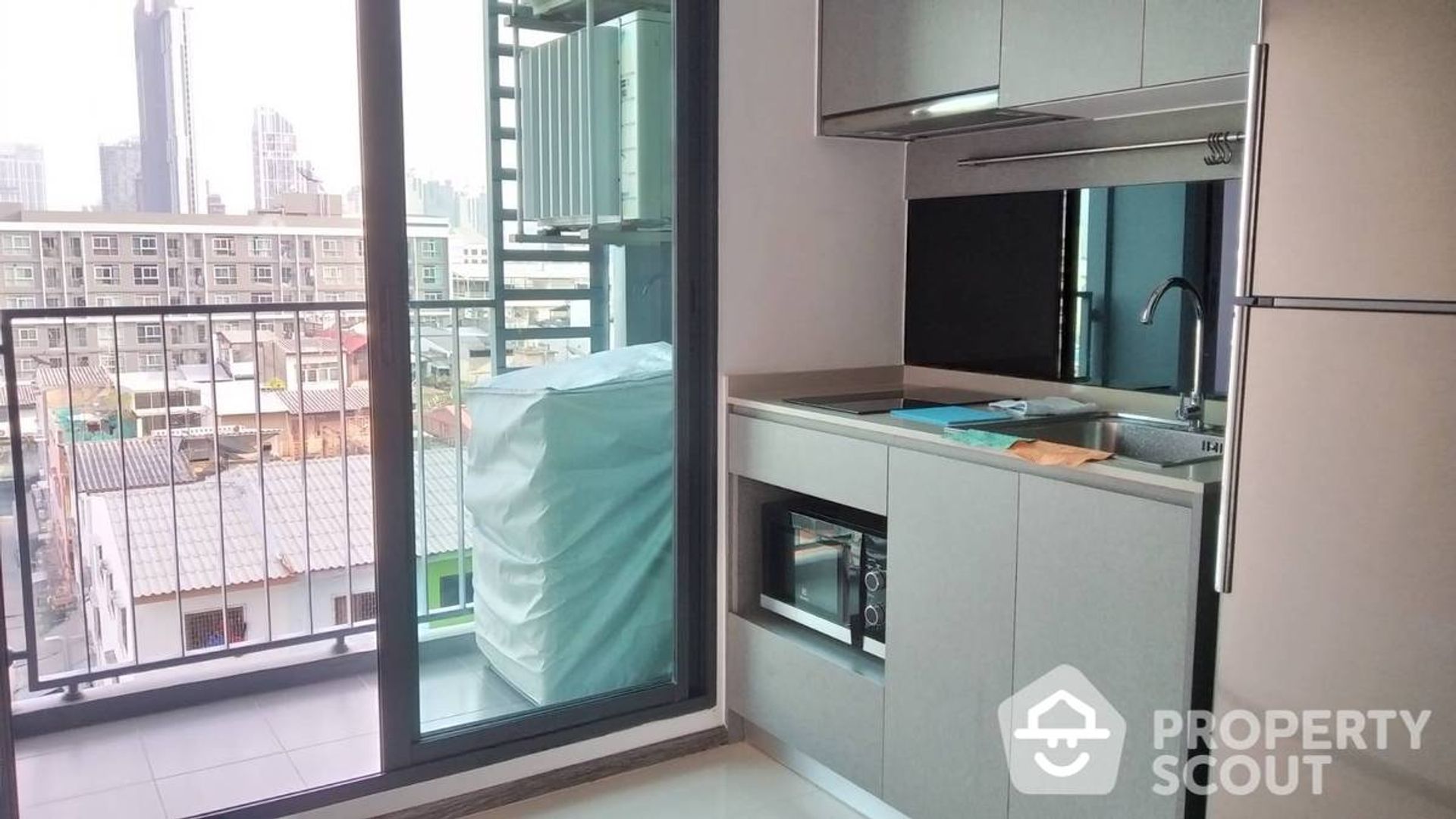 Condominium in Phra Khanong, Krung Thep Maha Nakhon 12771158