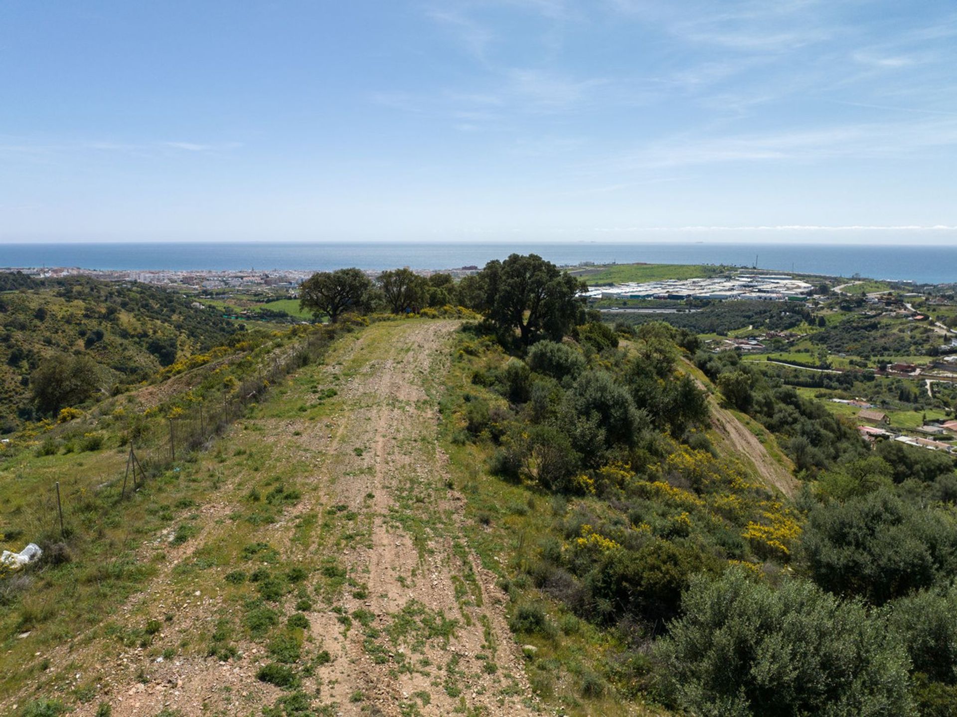 Земельные участки в Estepona, Andalusia 12771374