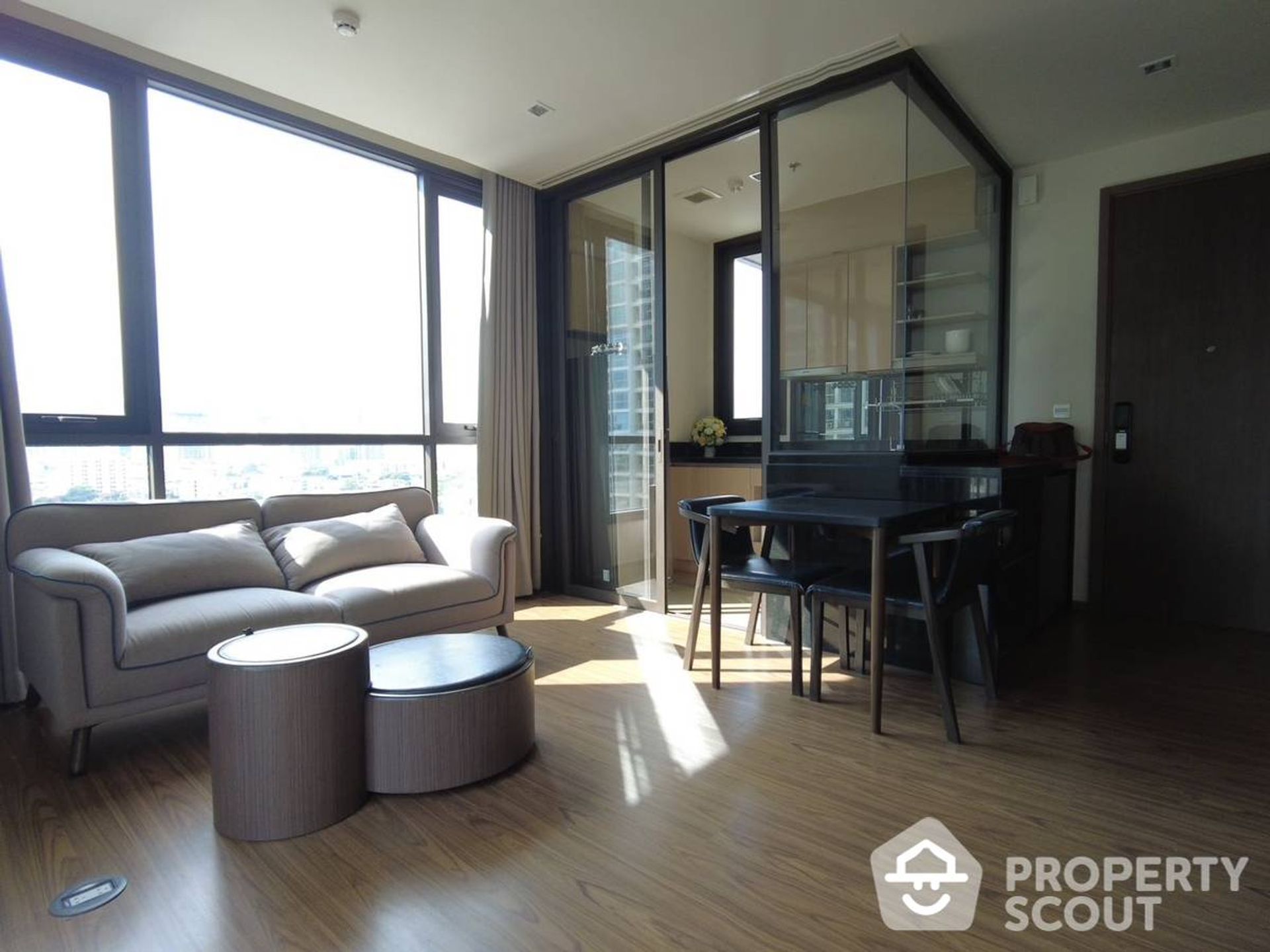 Condominium in Phra Khanong, Krung Thep Maha Nakhon 12771403