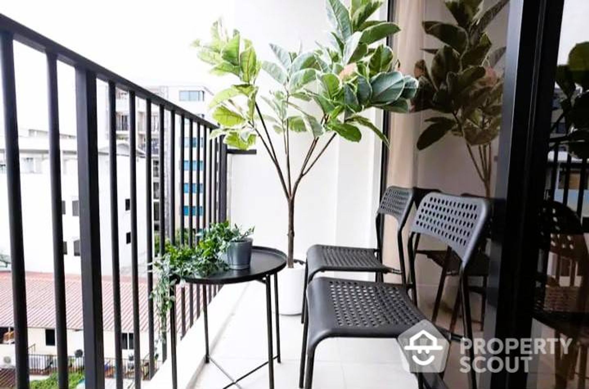 Condominium in Sathon, Krung Thep Maha Nakhon 12771417