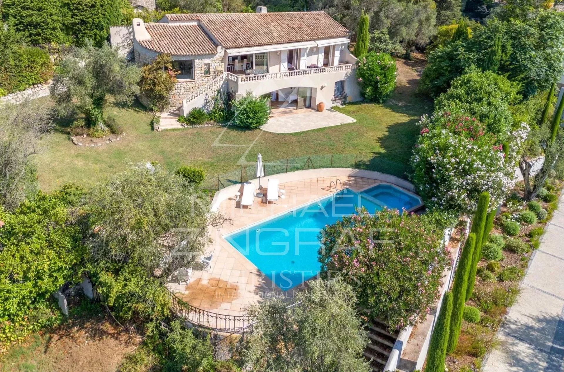 Kediaman dalam Mougins, Alpes-Maritimes 12772253