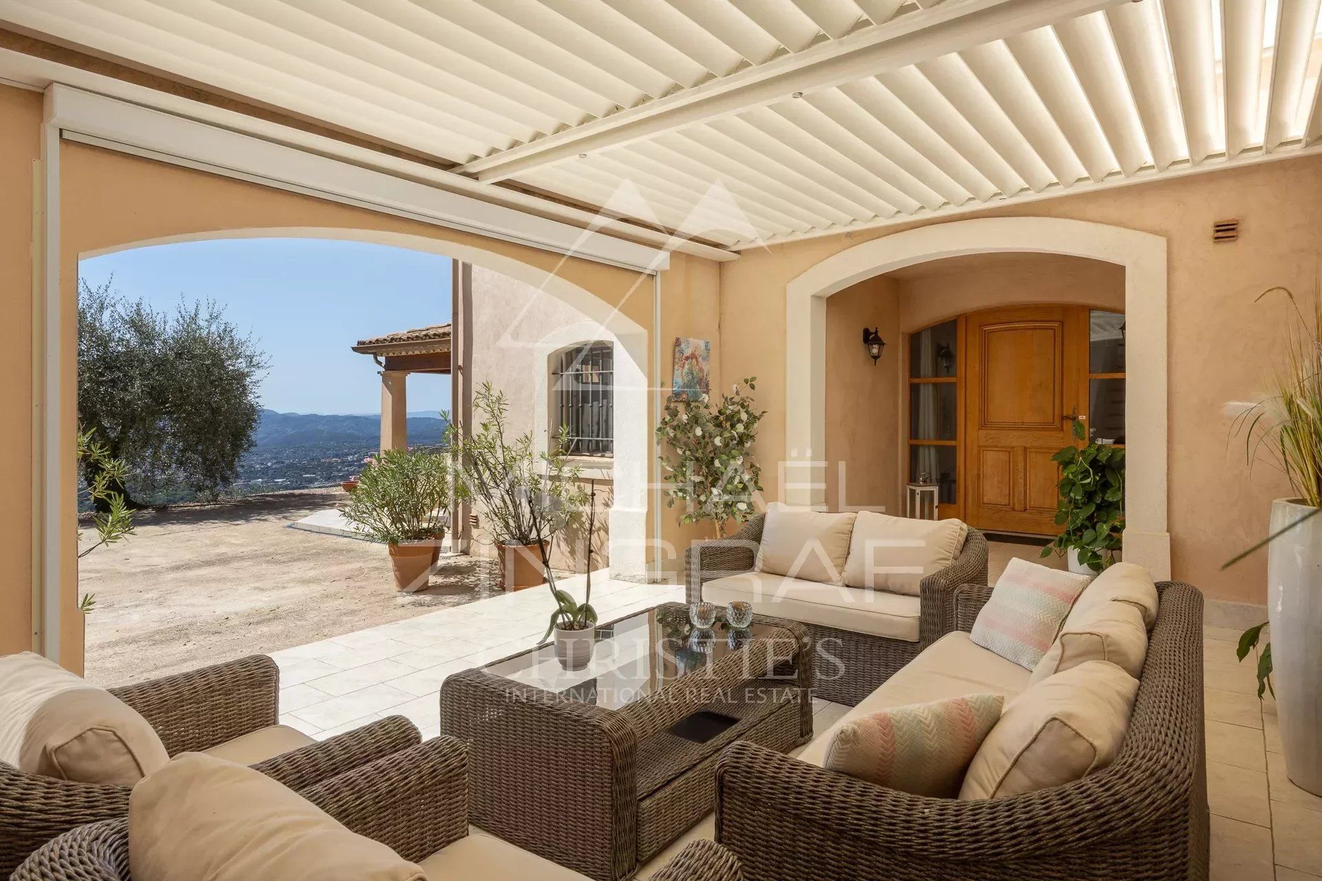 casa en Châteauneuf-Grasse, Alpes-Maritimes 12772258