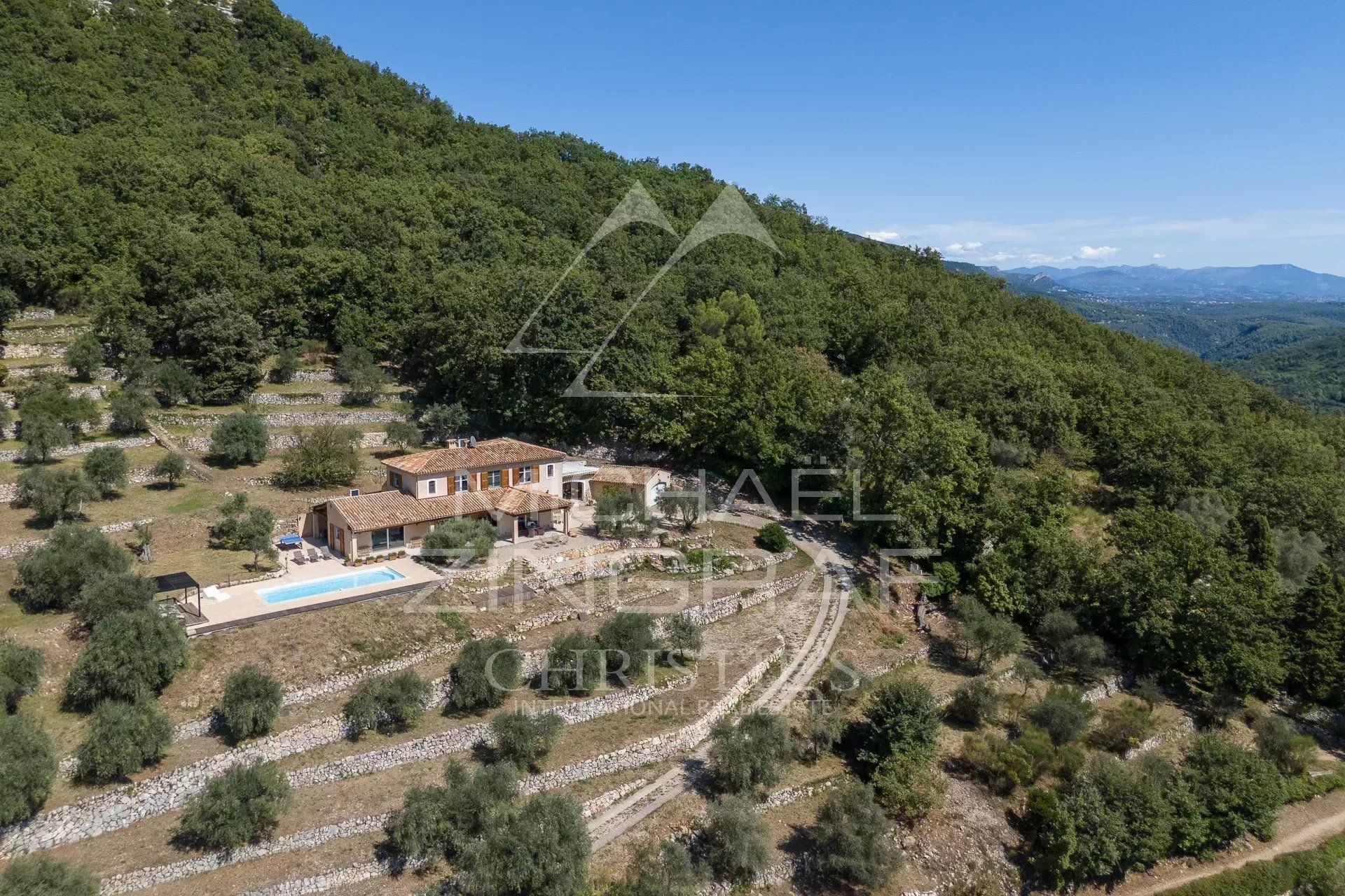 Huis in Châteauneuf-Grasse, Alpes-Maritimes 12772258