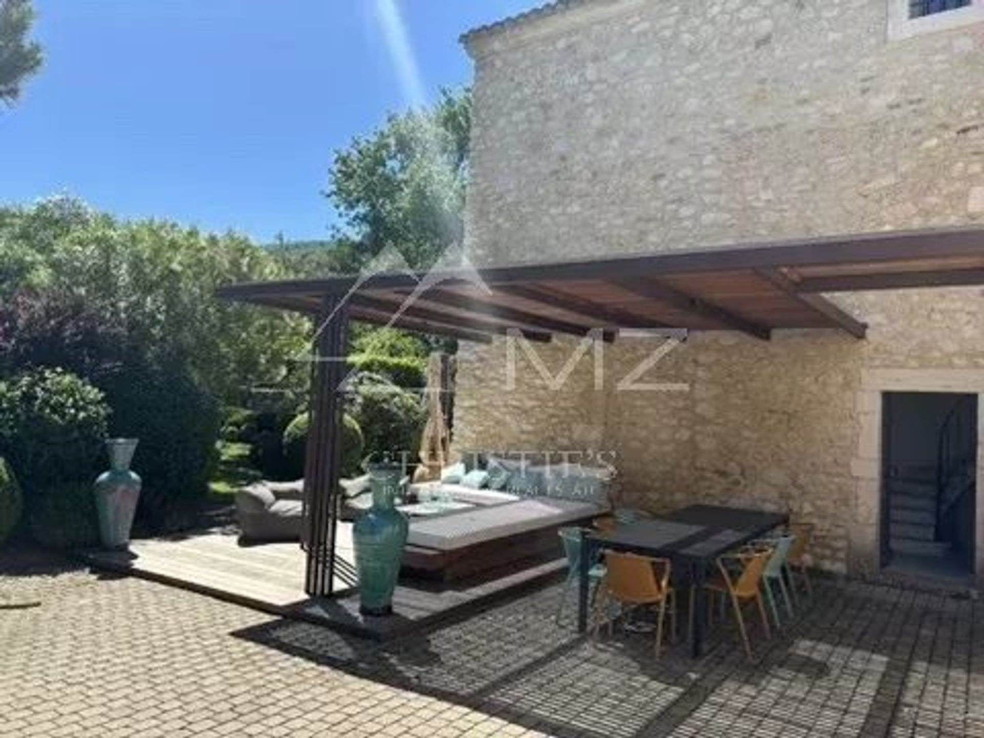 بيت في Ménerbes, Vaucluse 12772268